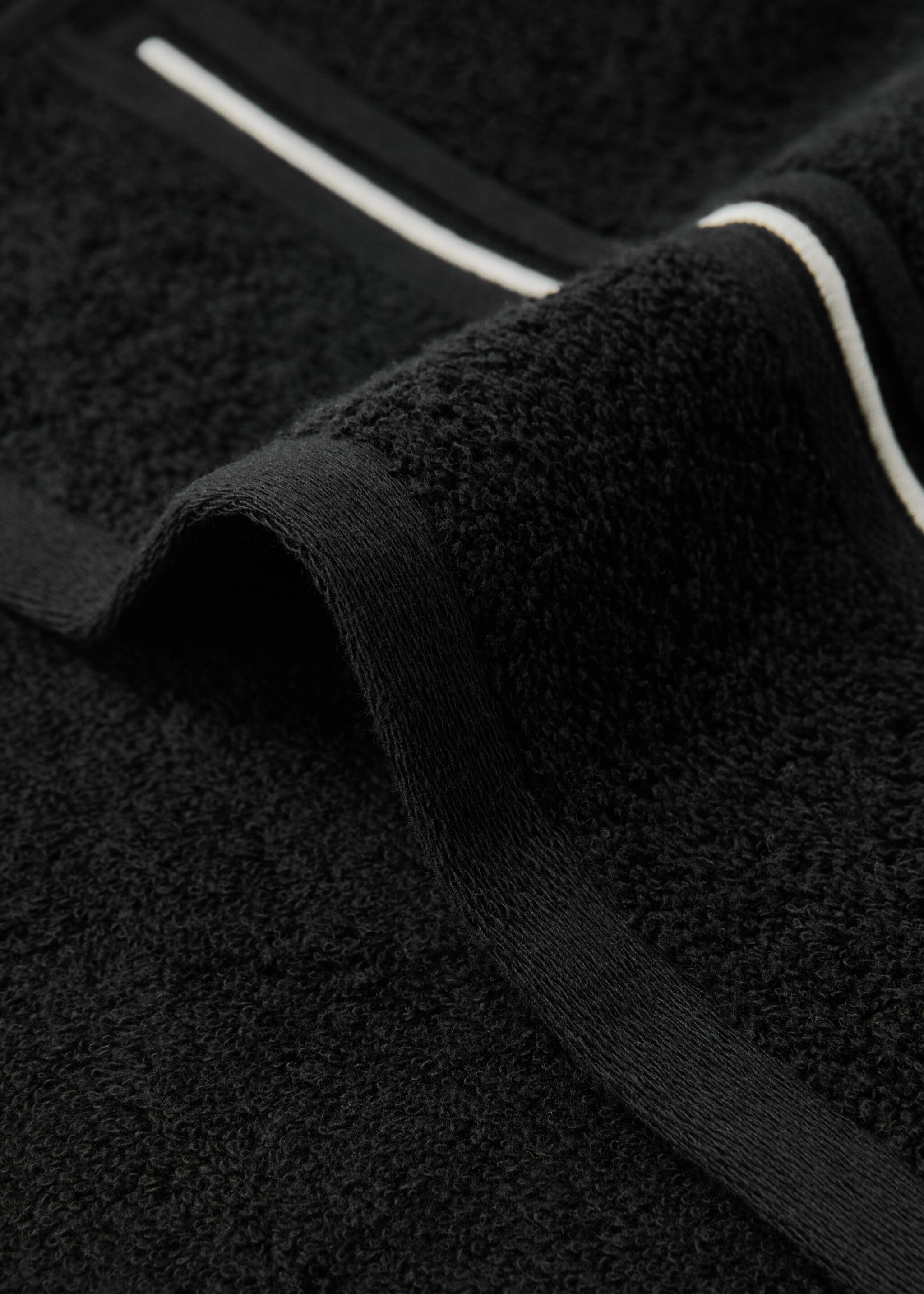 Baumwoll-Gästetuch mit gesticktem Festonrand - Detail des Artikels 1, Schwarz. Ref: 27001571-00.