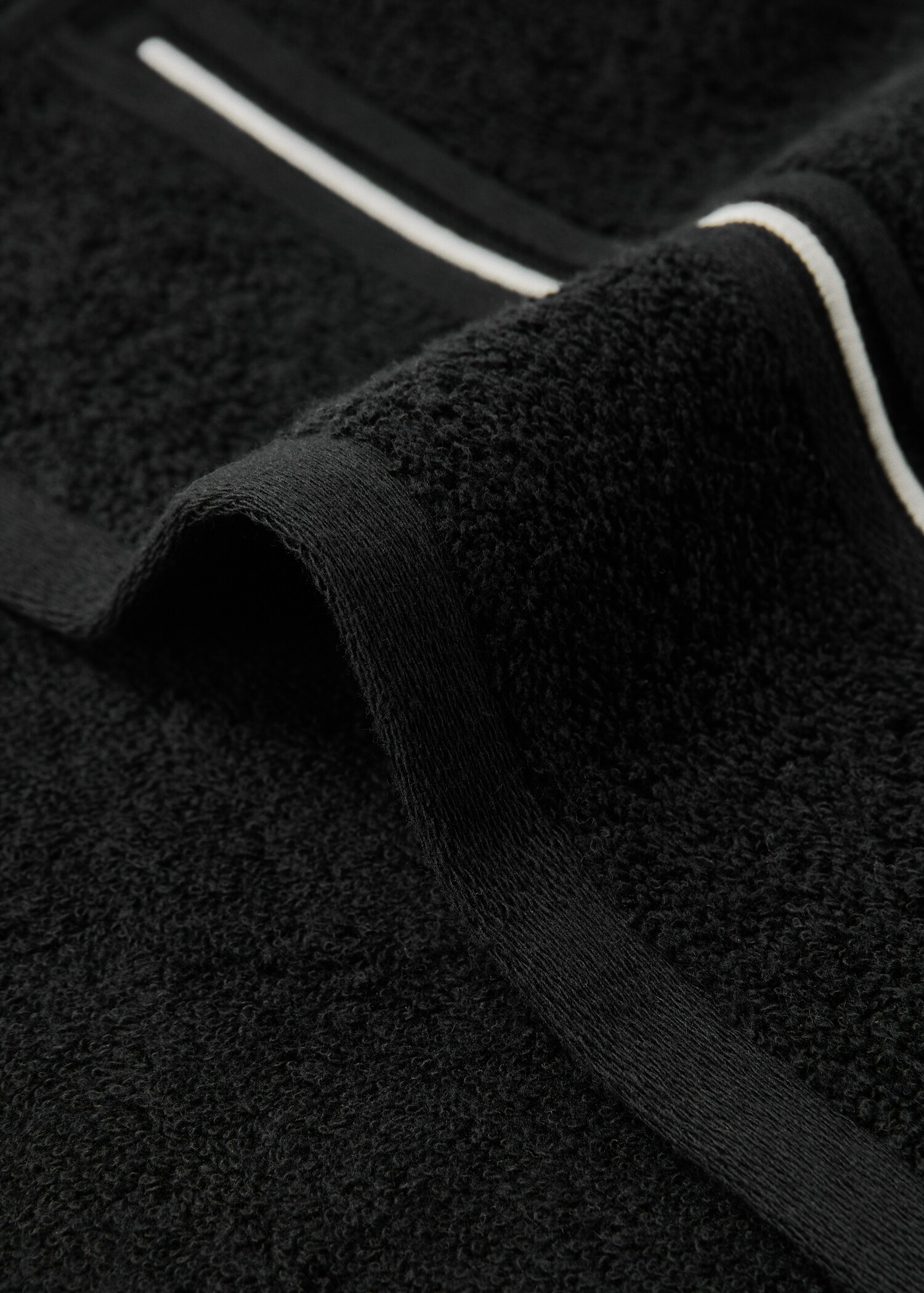 Katoenen gastendoekje met geborduurde festonrand - Detail van het artikel 1