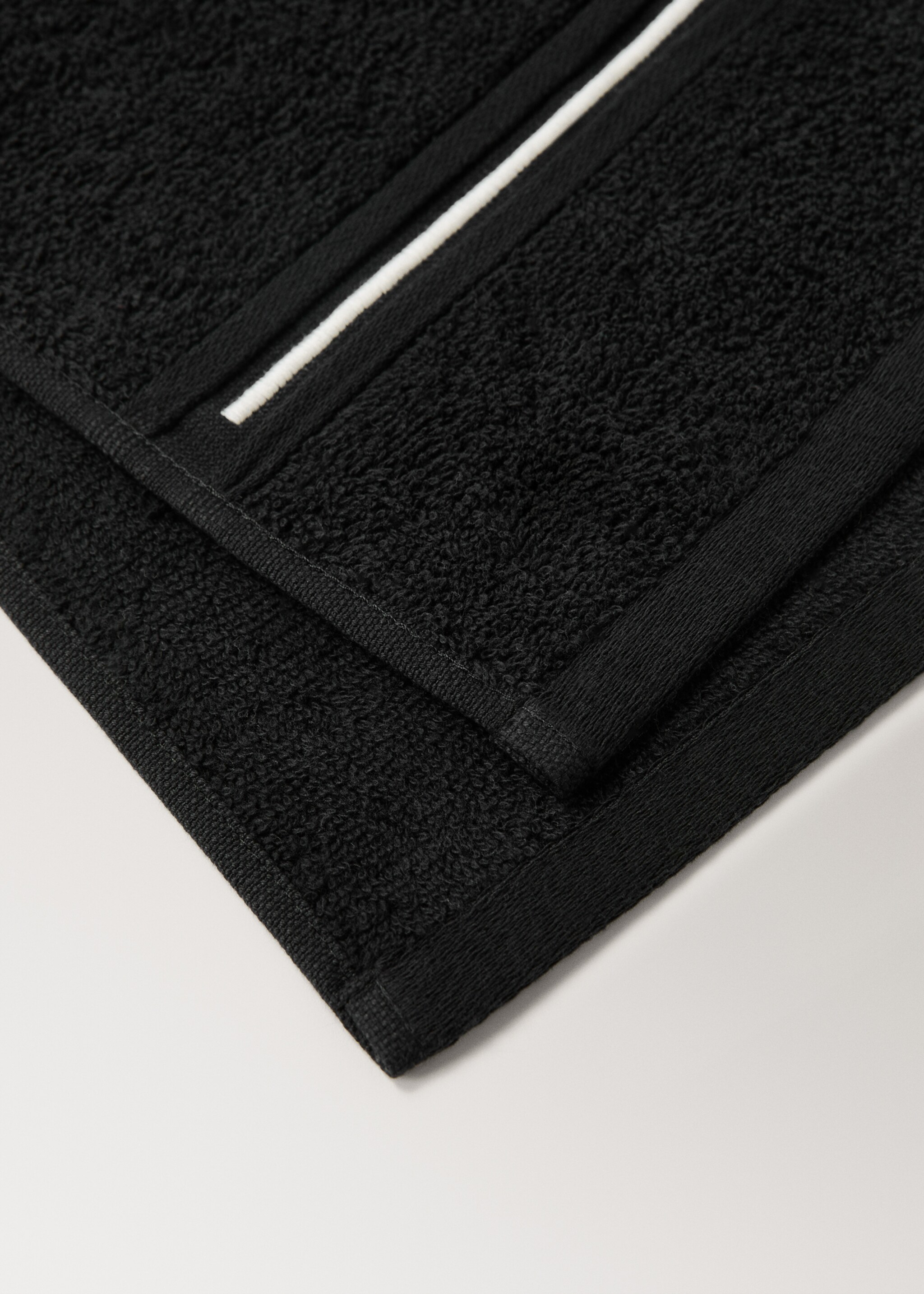 Baumwoll-Gästetuch mit gesticktem Festonrand - Detail des Artikels 2, Schwarz. Ref: 27001571-00.