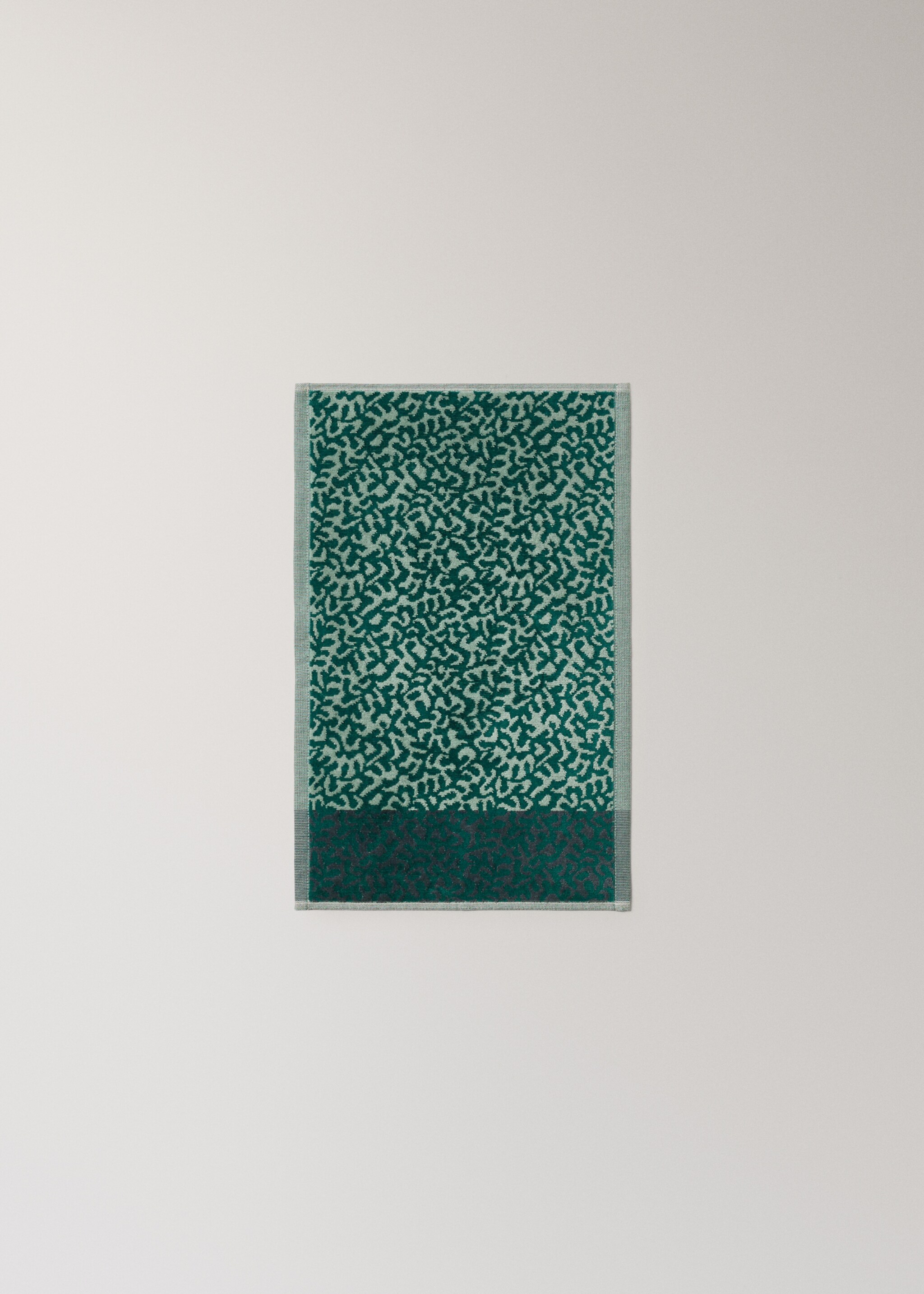 Jacquard cotton terry animal pattern hand towel - Details of the article 3, Aqua Green. Ref: 27001580-00.
