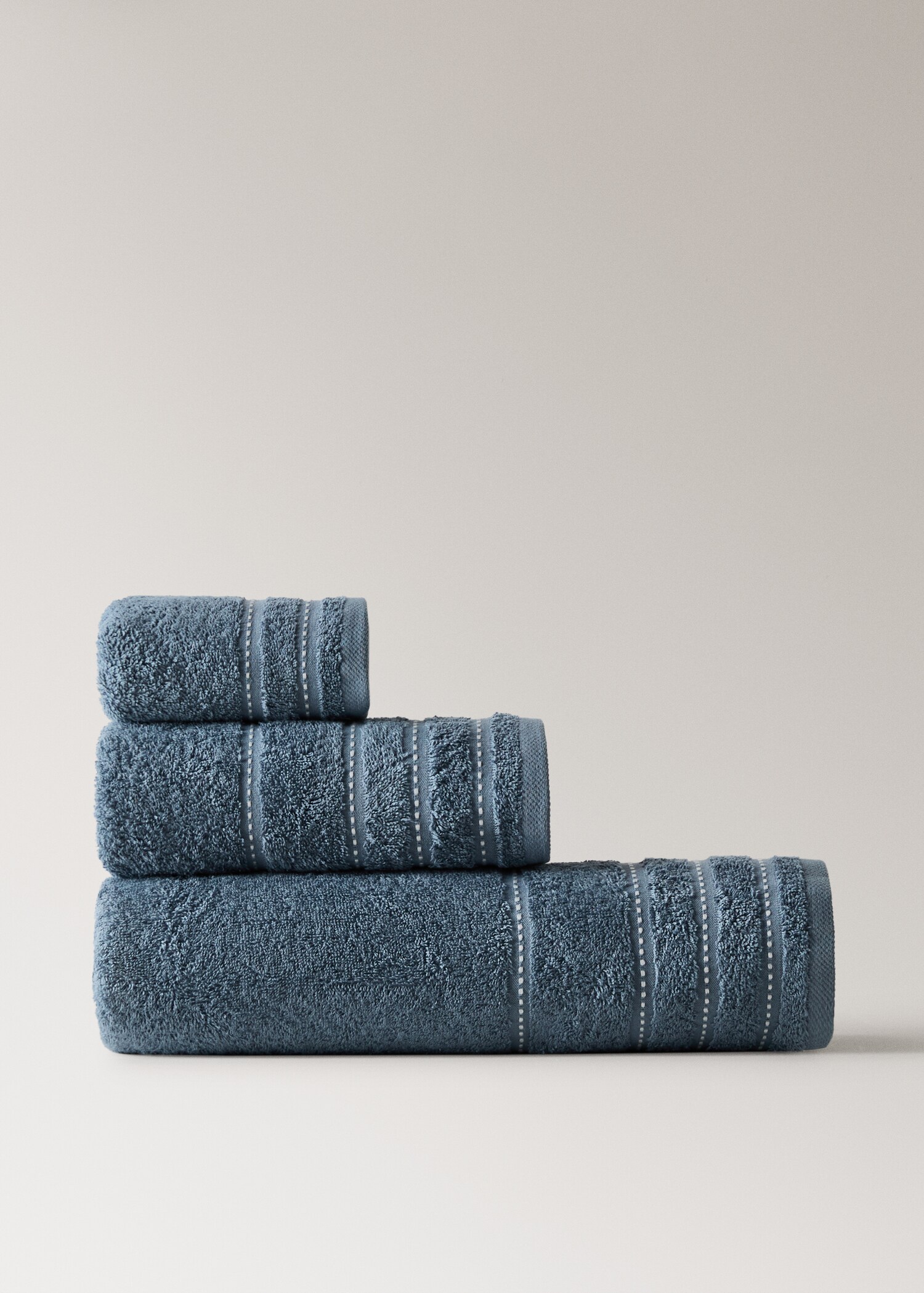 Badlakan i bomull med broderade prickar - Artikel utan modell