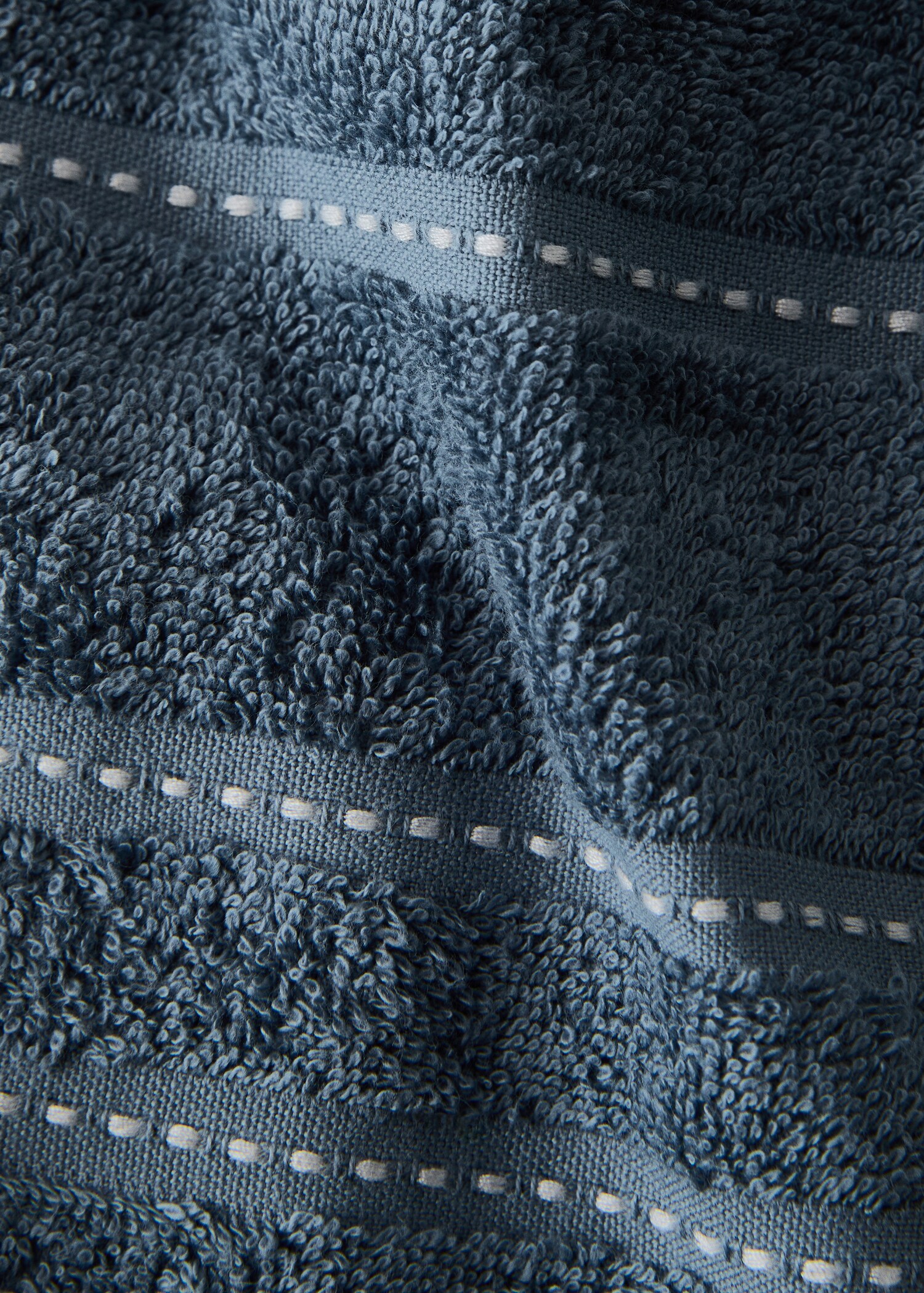 Badlakan i bomull med broderade prickar - Detaljer om artikeln 1