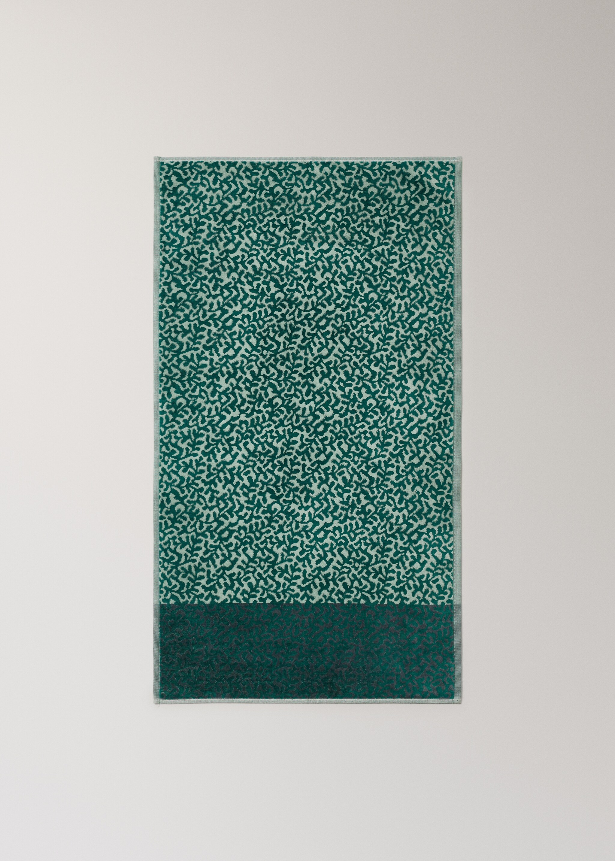 Animal print jacquard cotton terry washcloth - Details of the article 3, Aqua Green. Ref: 27001583-00.
