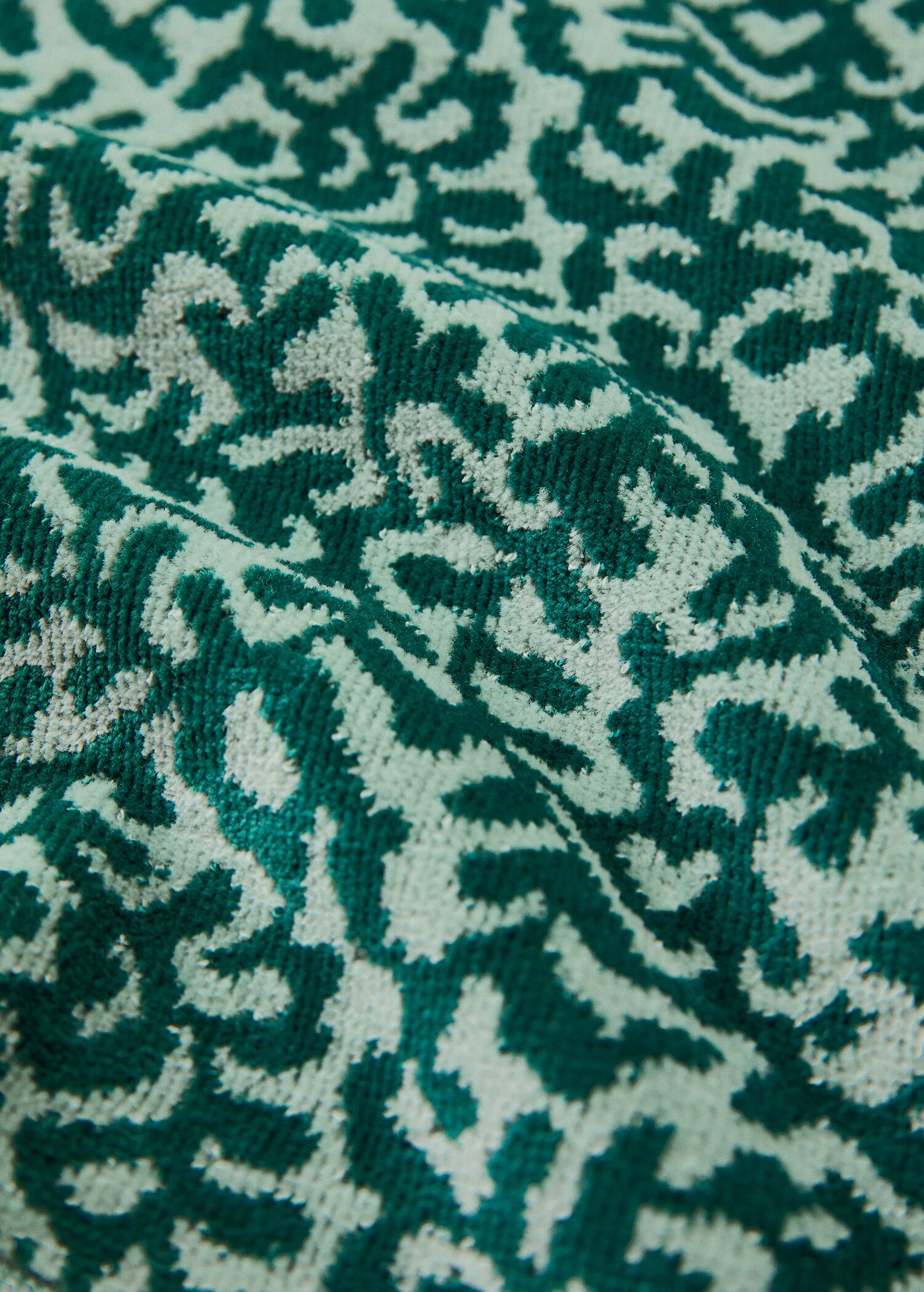 Jacquard cotton terry animal pattern bath towel - Details of the article 1