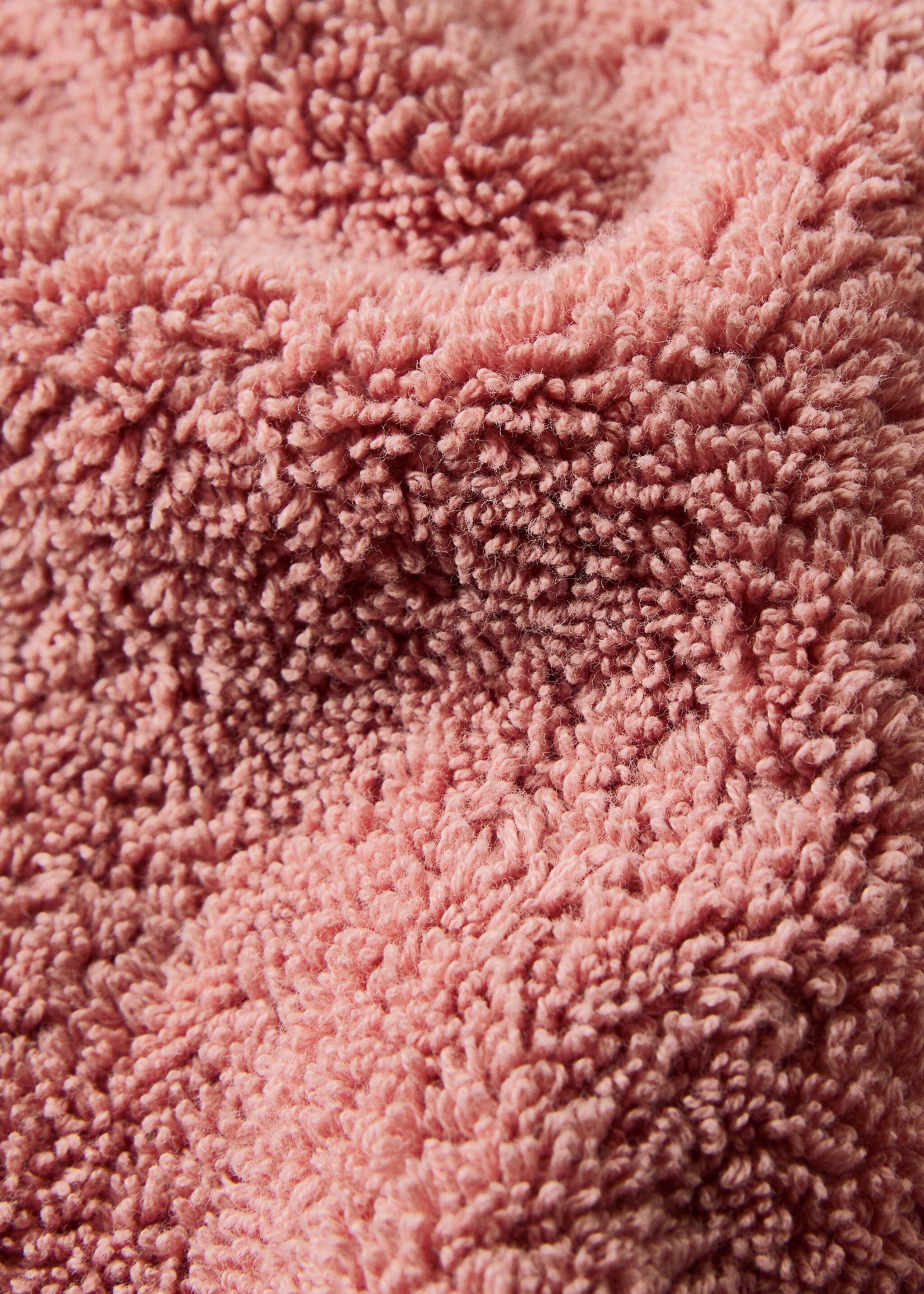 Garment-dyed washcloth - Details of the article 1, Pale Pink. Ref: 27001587-00.