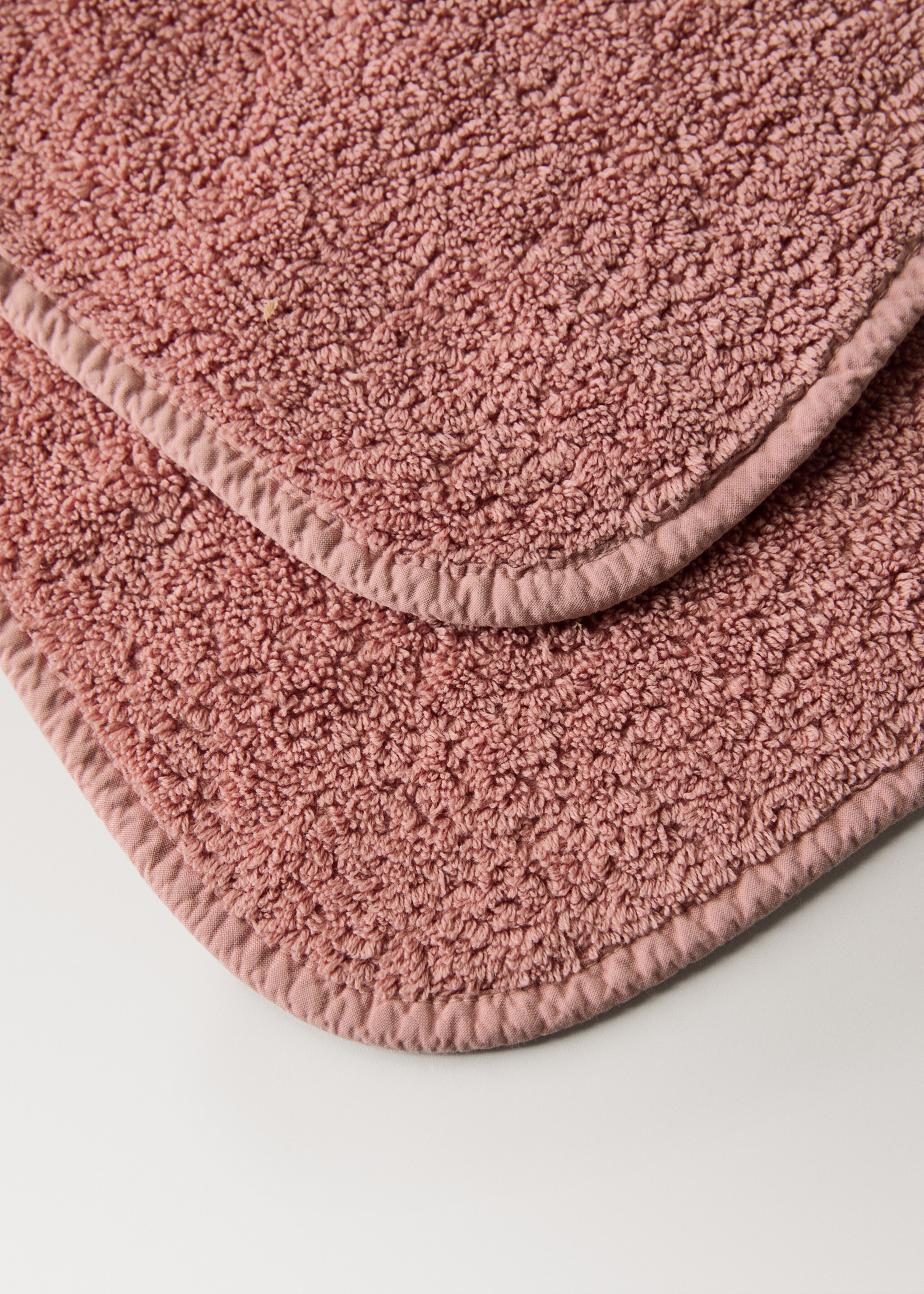 Garment-dyed washcloth - Details of the article 2, Pale Pink. Ref: 27001587-00.