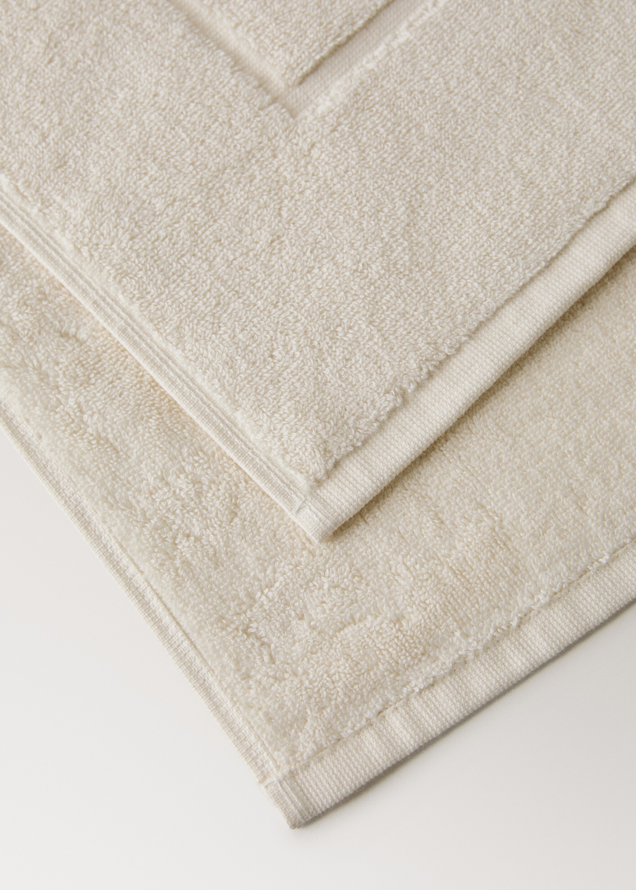 Cotton bath towel - Details of the article 2, Vanilla. Ref: 27001591-00.