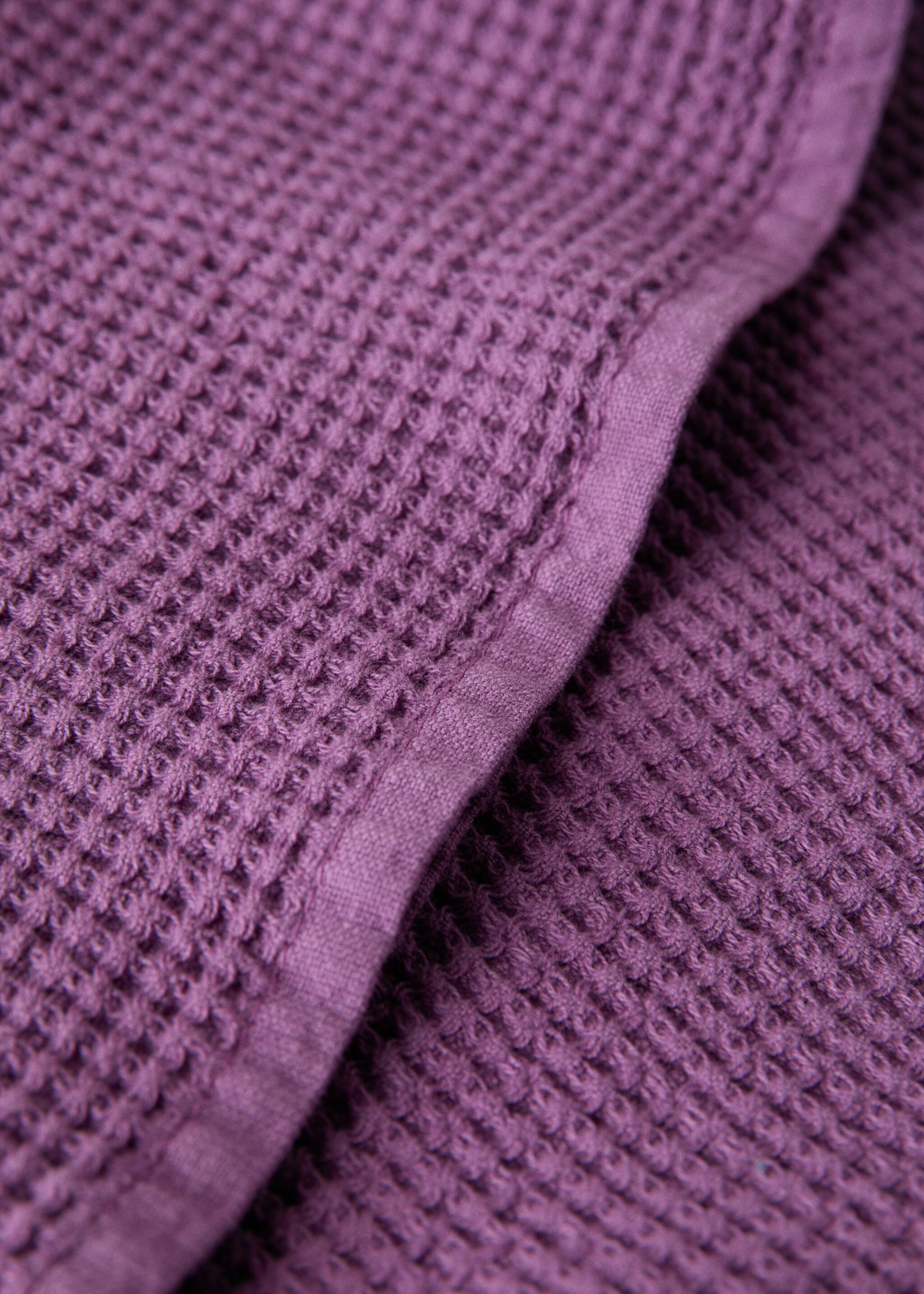Cotton bath towel mini waffle garment-wash - Details of the article 1, Purple. Ref: 27001597-00.