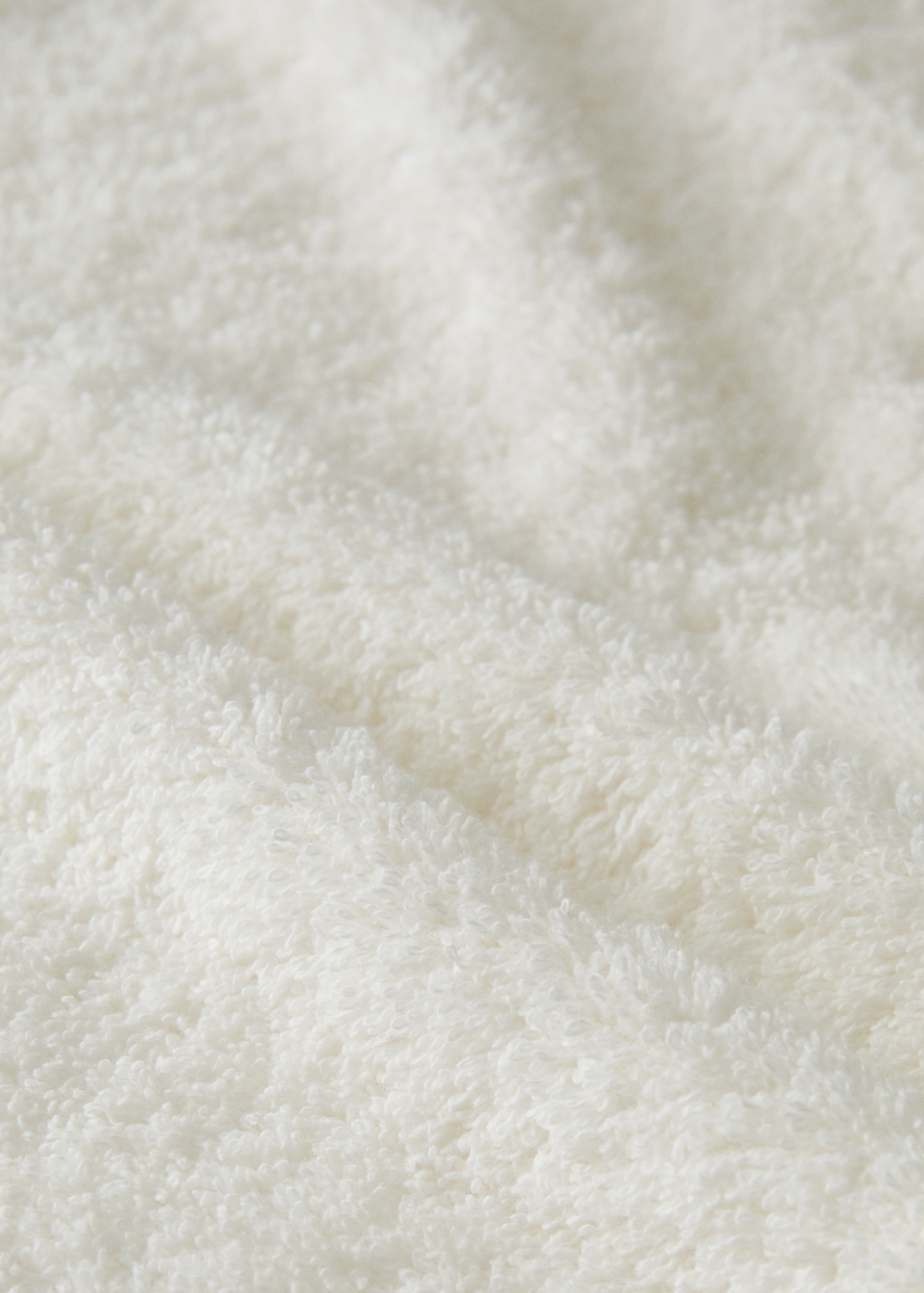 Cotton terry bath towel with frayed edge and flounce - Details of the article 1