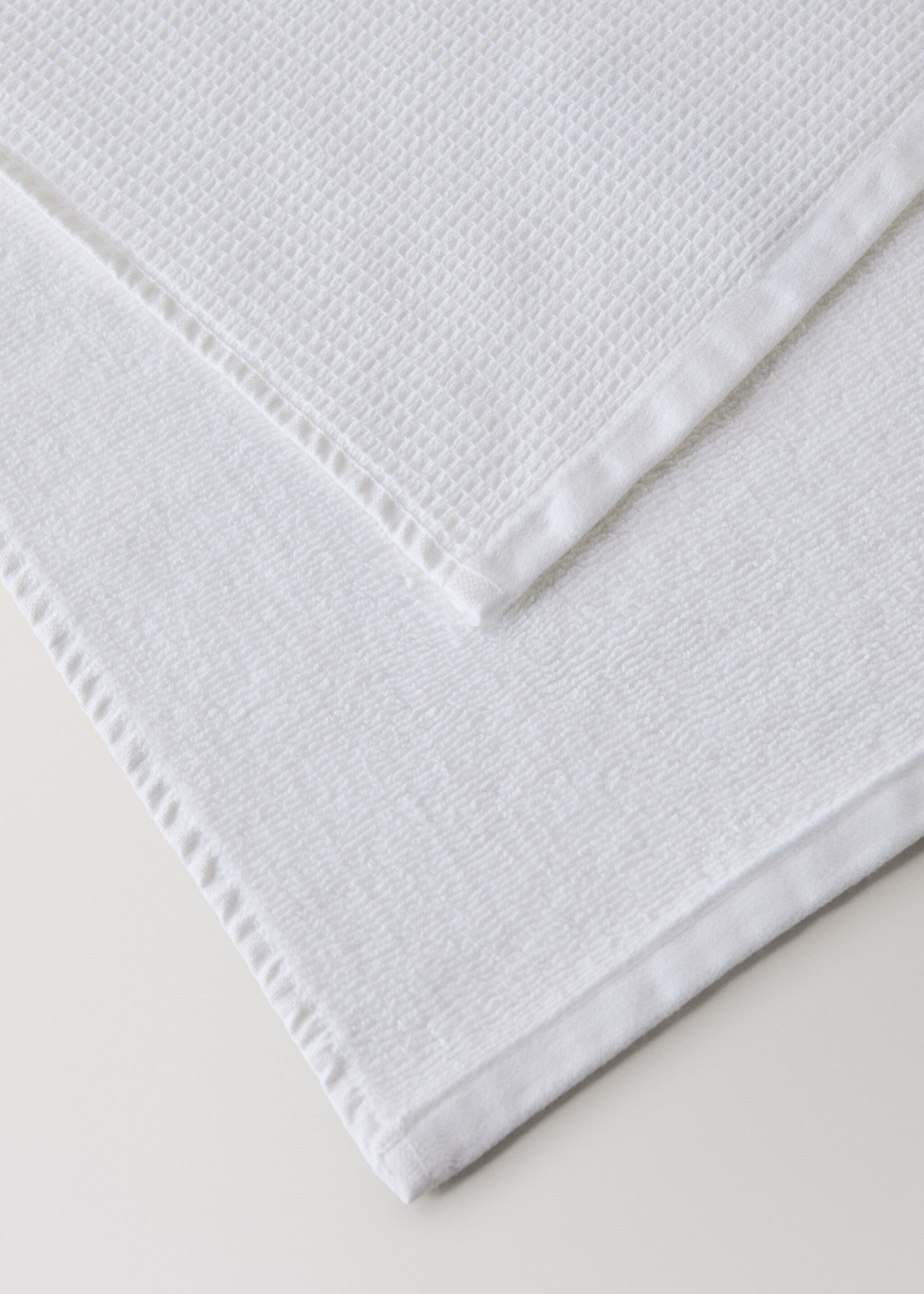 Serviette toilette en coton réversible - Détail de l'article 2, Blanc cassé. Ref: 27001603-00.