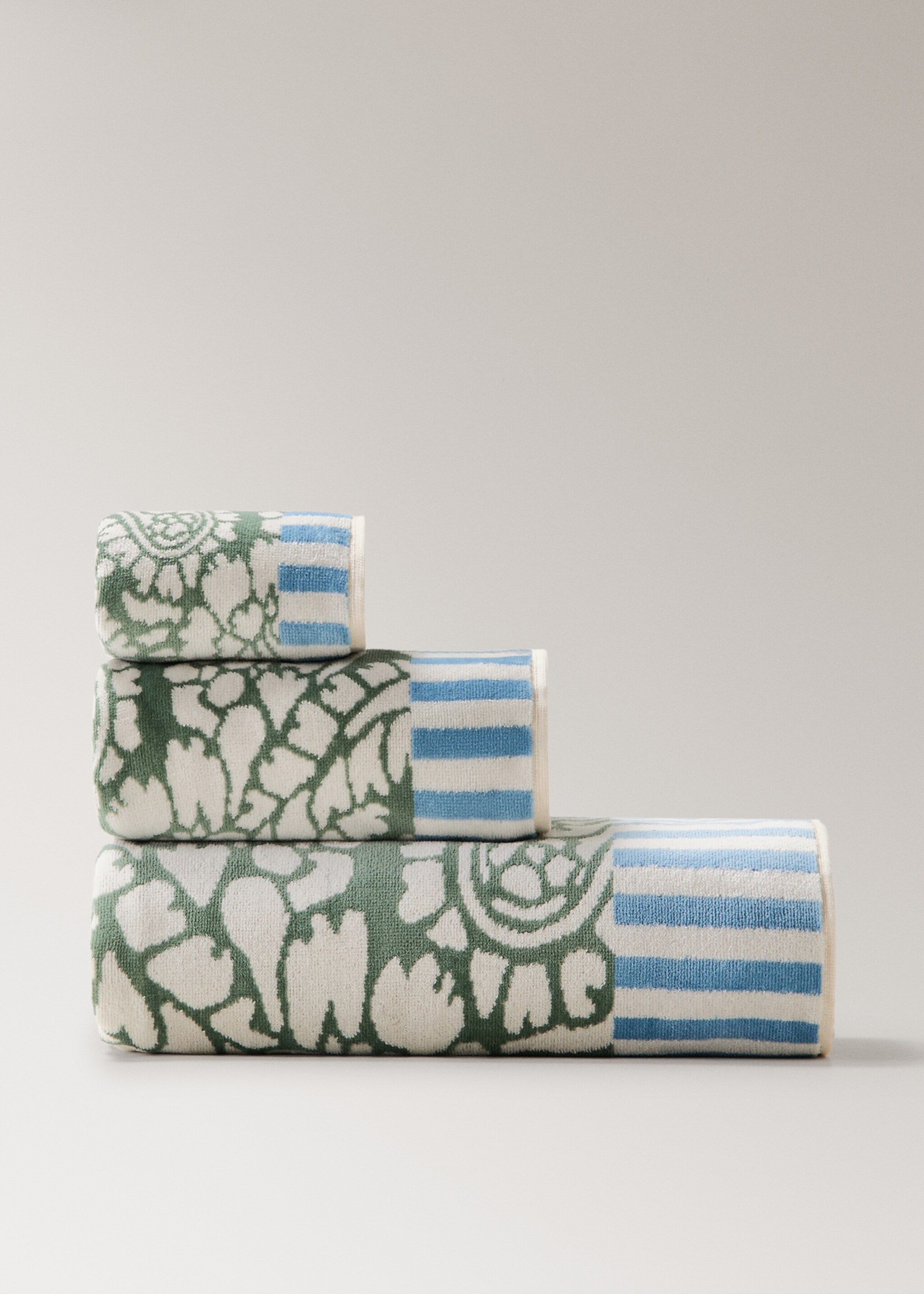 Πετσέτα χεριών από βαμβάκι ζακάρ πολύχρωμη - Προϊόν χωρίς μοντέλο, Πράσινο Σμαραγδί. Ref: 27001611-00.