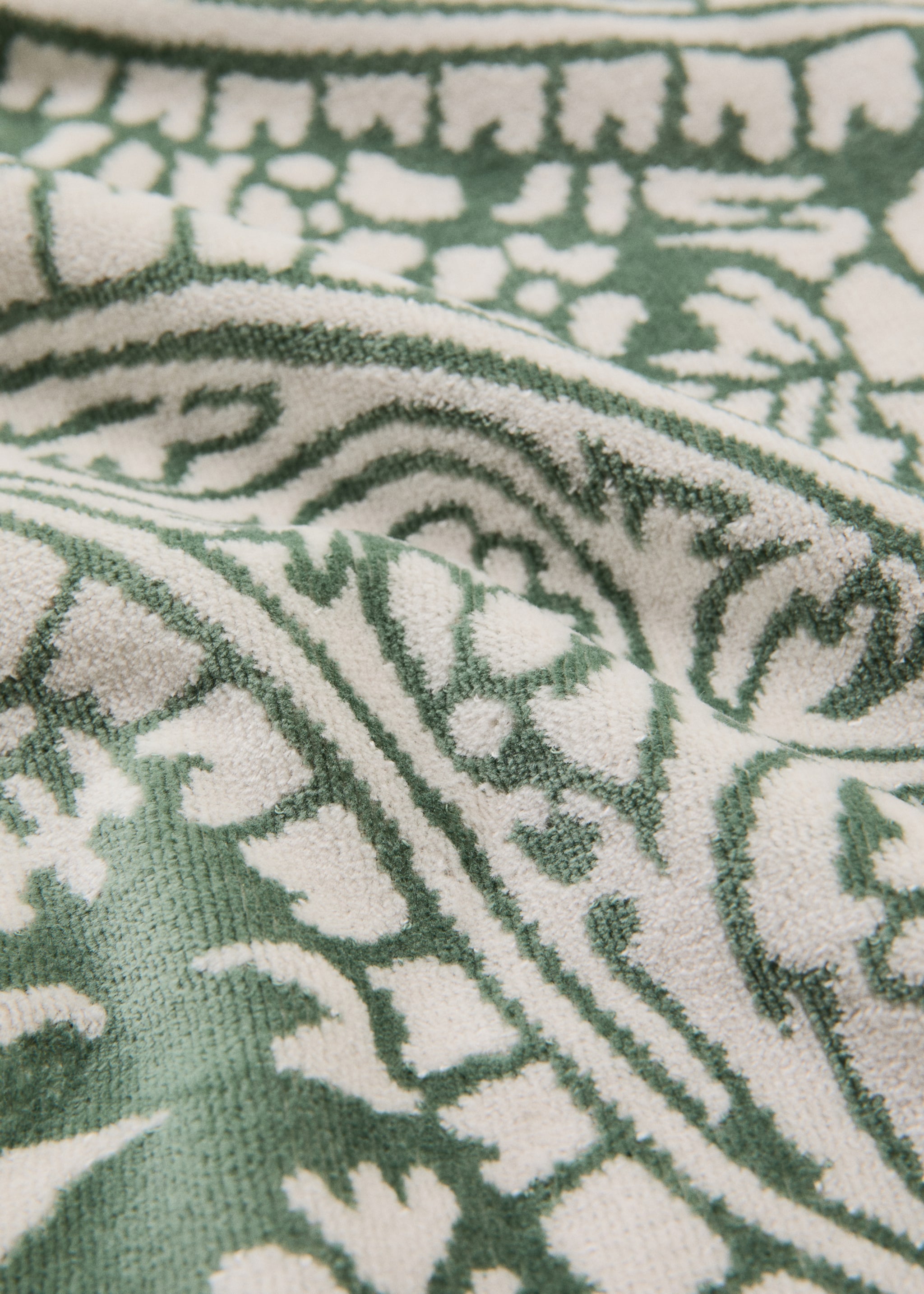Multicoloured jacquard cotton terry bath towel - Details of the article 1, Emerald Green. Ref: 27001612-00.