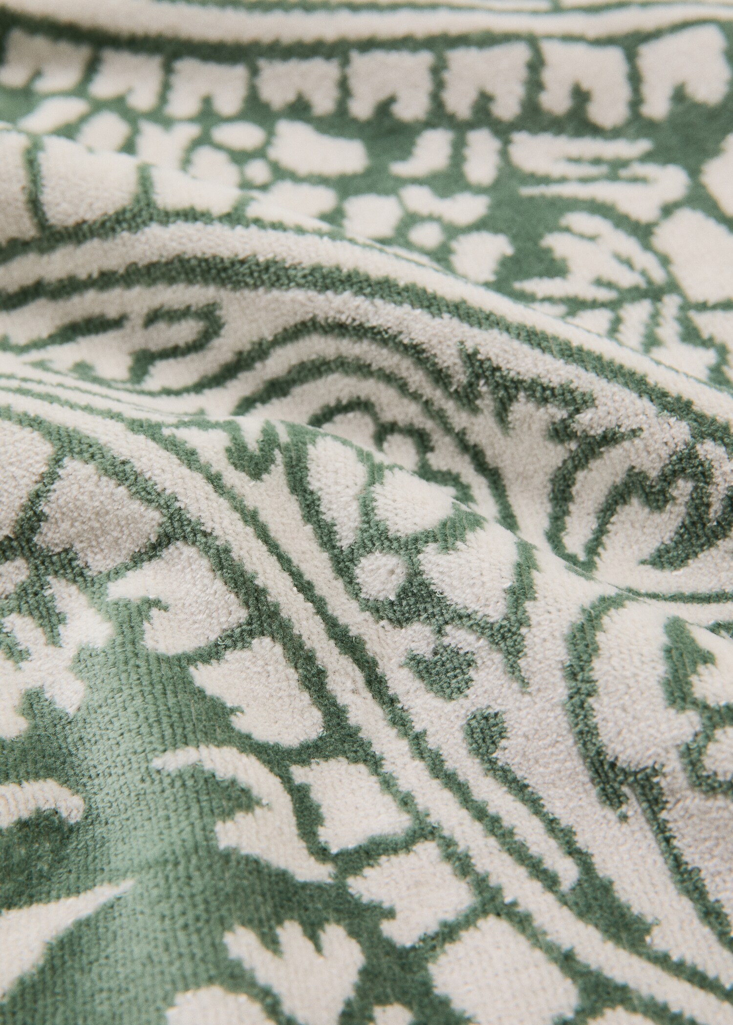 Multicoloured jacquard cotton terry bath towel - Details of the article 1