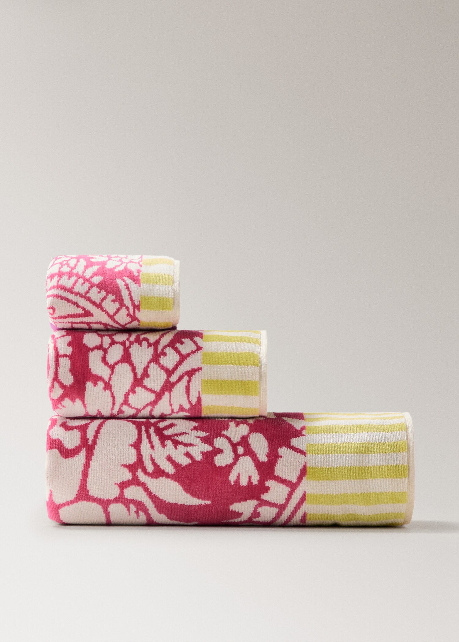 Multicoloured jacquard cotton terry bath towel - Article without model