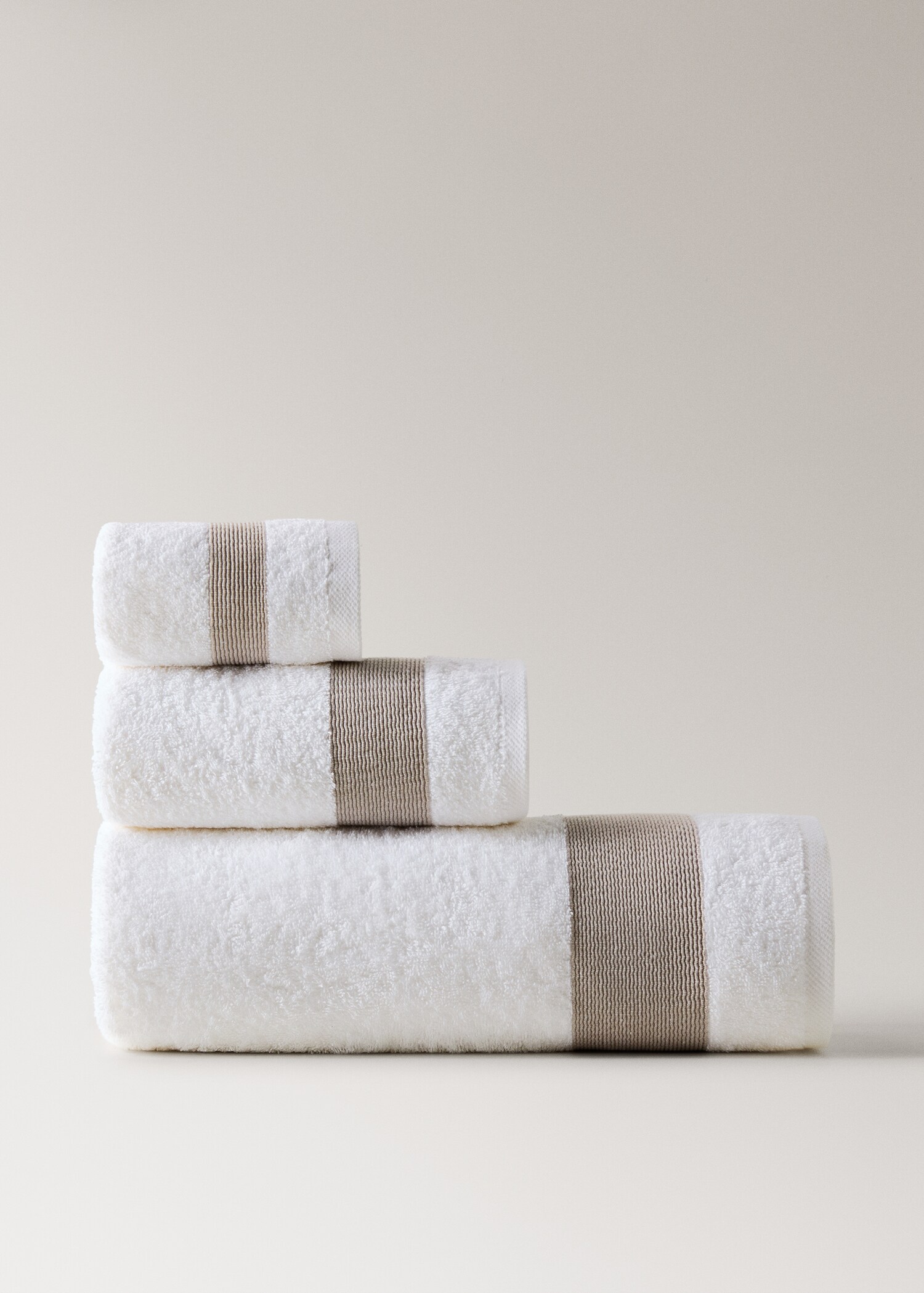 Ručník na ruce z bavlněného žakáru s vícebarevnými pruhy - Zboží bez modelu