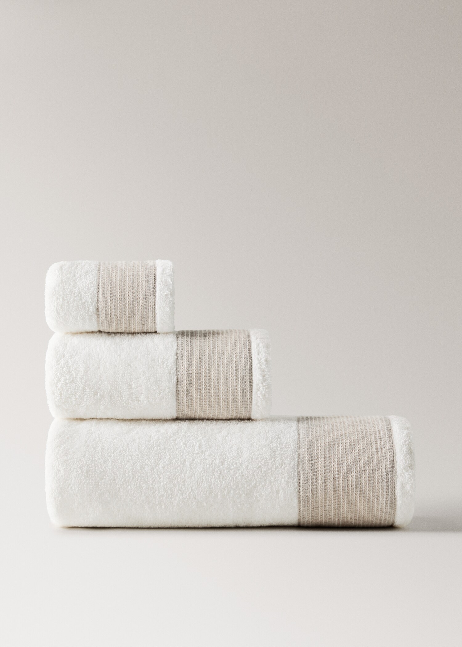 Cotton terry hand towel with linen edging - Article without model