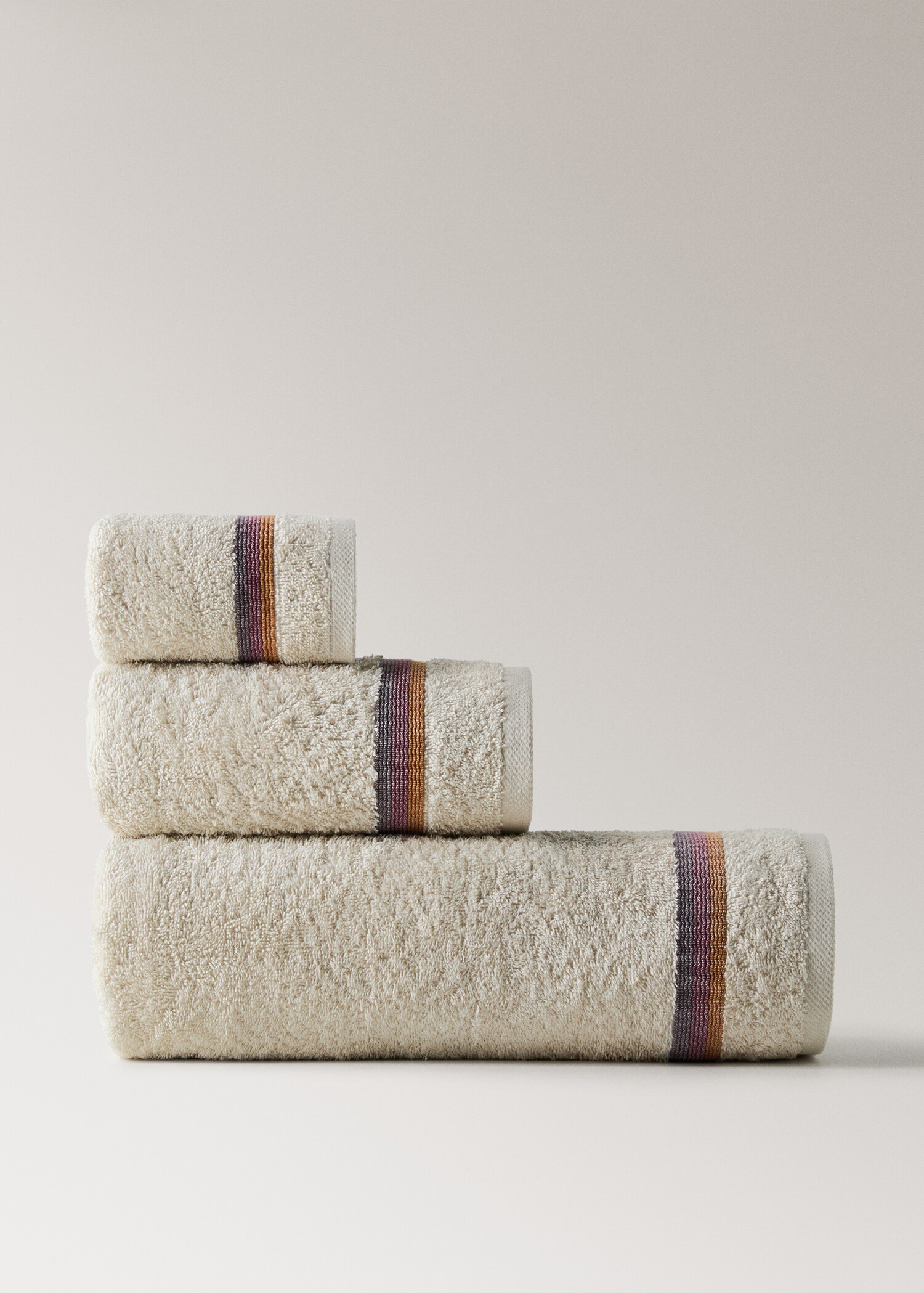 Hand towel with striped trim - Article without model