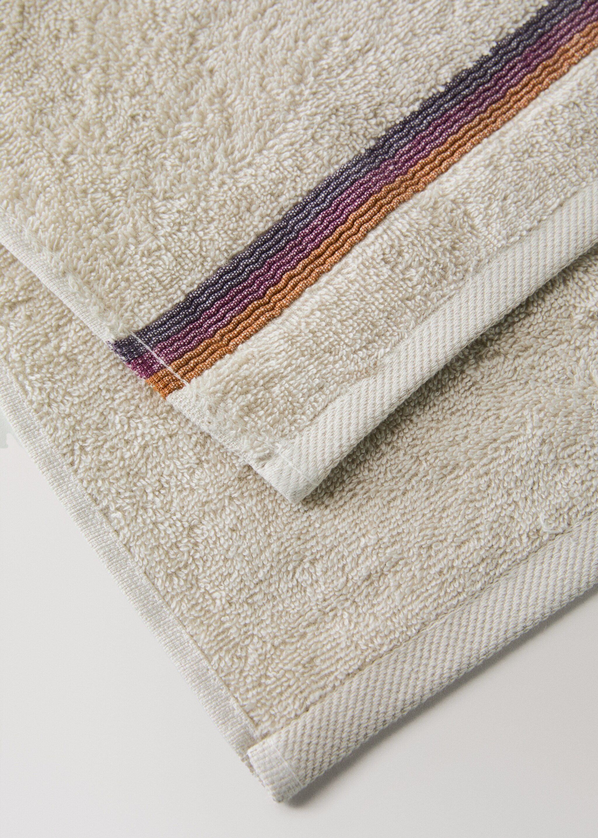 Hand towel with striped trim - Details of the article 2, Lavender. Ref: 27001619-00.