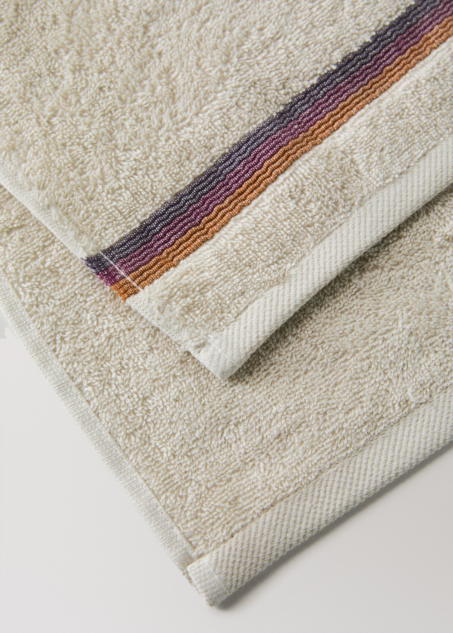 Hand towel with striped trim - Details of the article 2