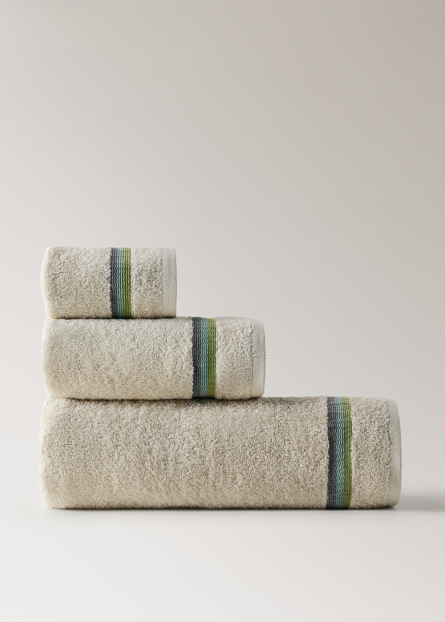 Washbasin towel with striped trim - Article without model