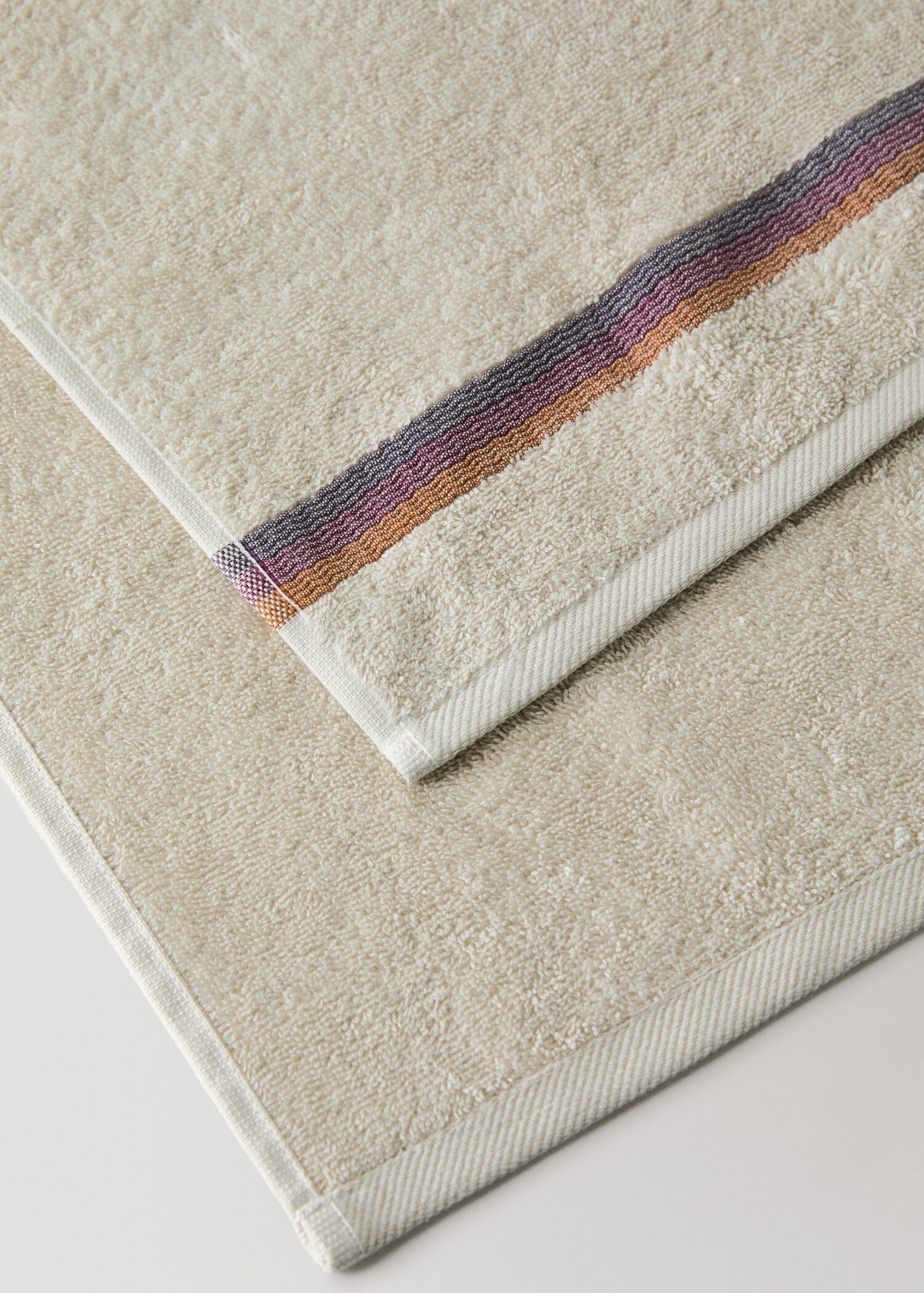 Bath towel with striped trim - Details of the article 2