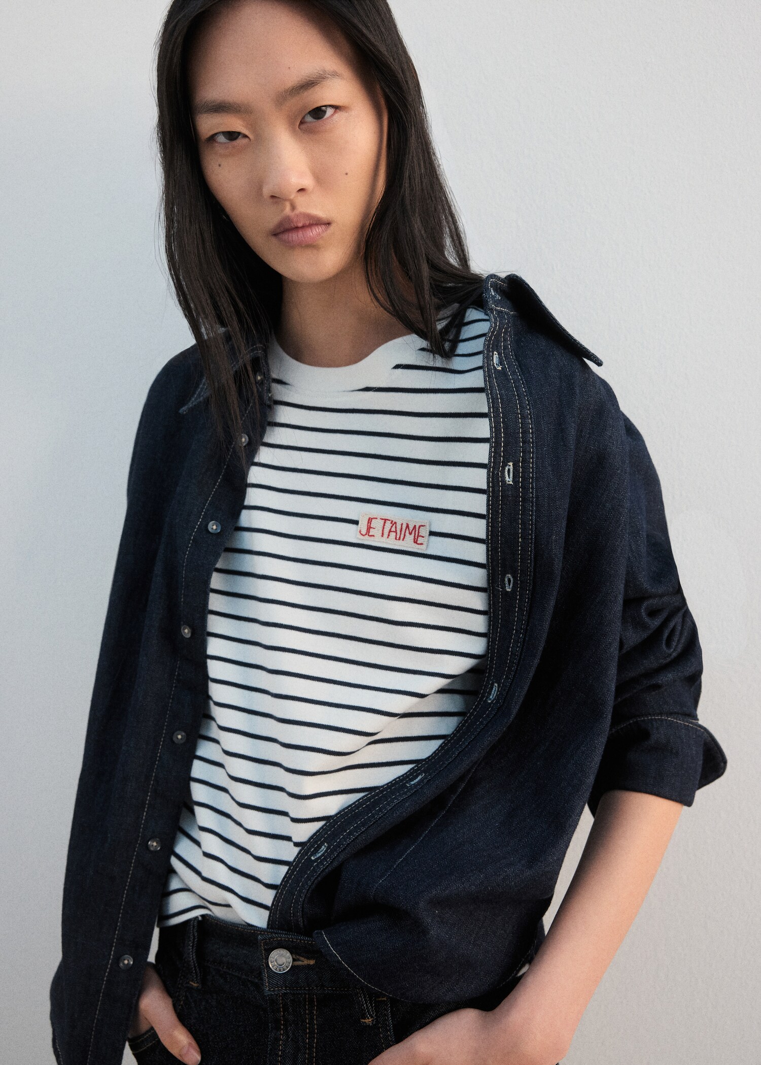 Camisa rayas detalles bordados - Plano medio