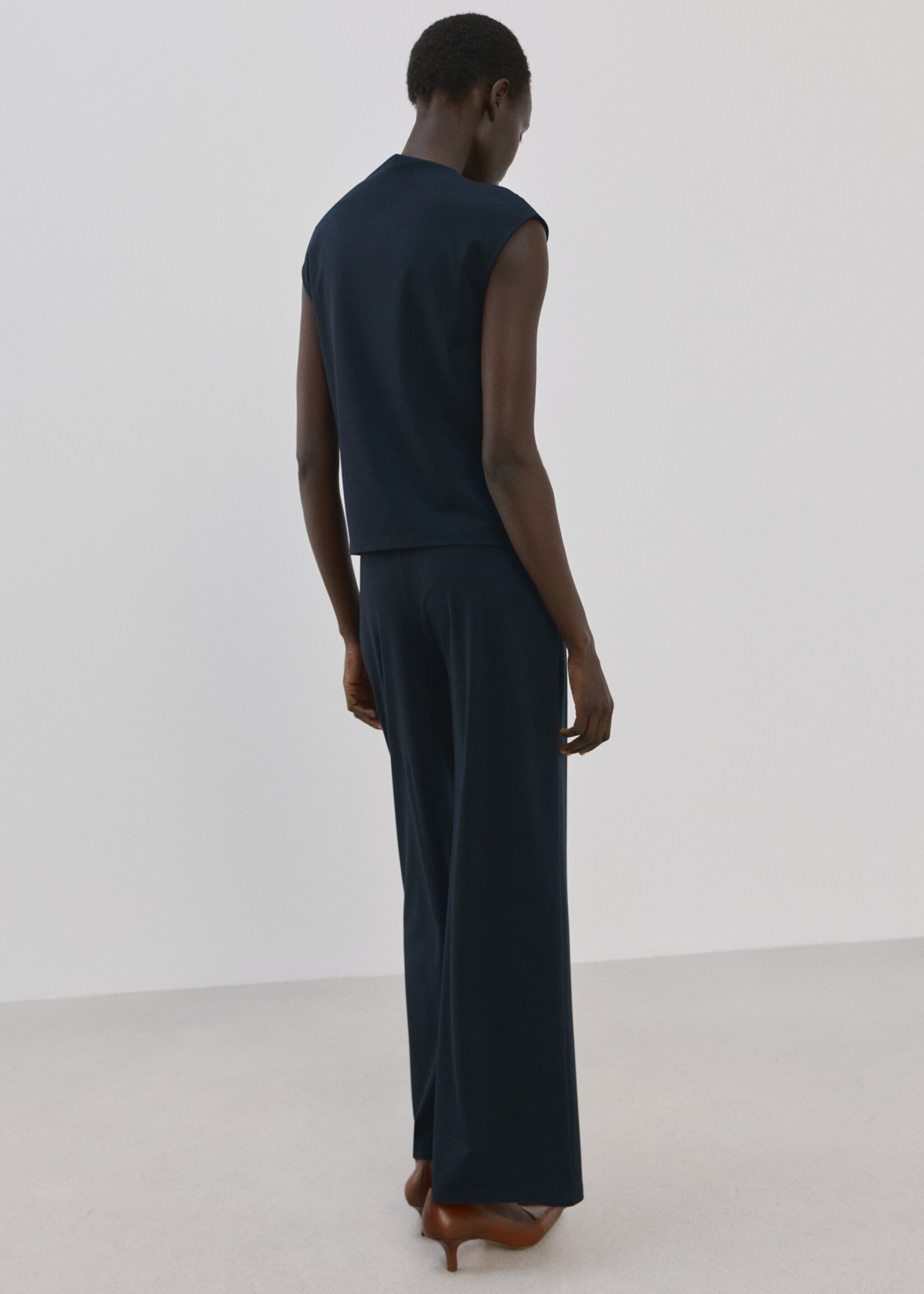 Camiseta cuello asimétrico fruncidos - Reverso del artículo, Azul marino. Ref: 27002545-00.