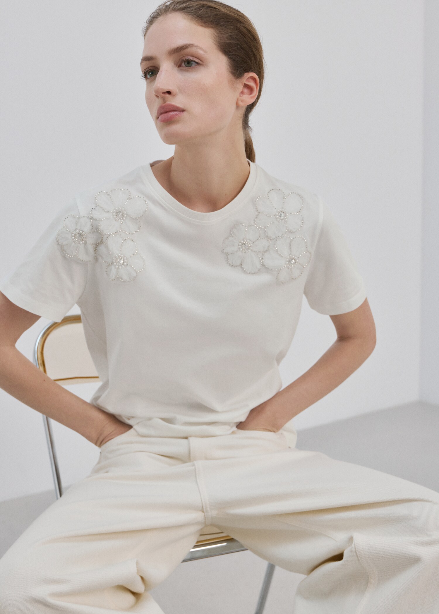 Floral-embroidered cotton t-shirt - Details of the article 2