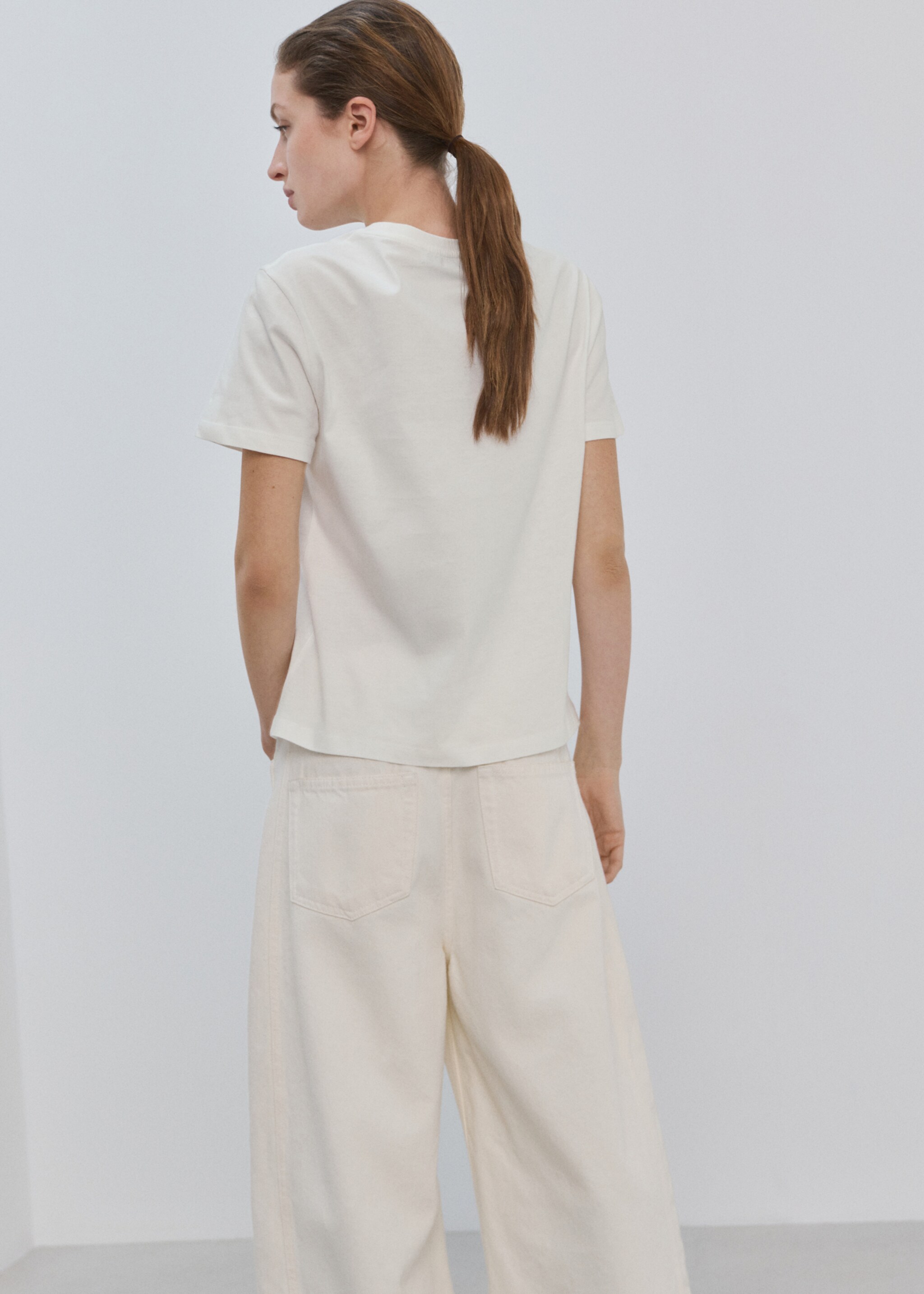 Floral-embroidered cotton t-shirt - Reverse of the article, Off White. Ref: 27002547-00.