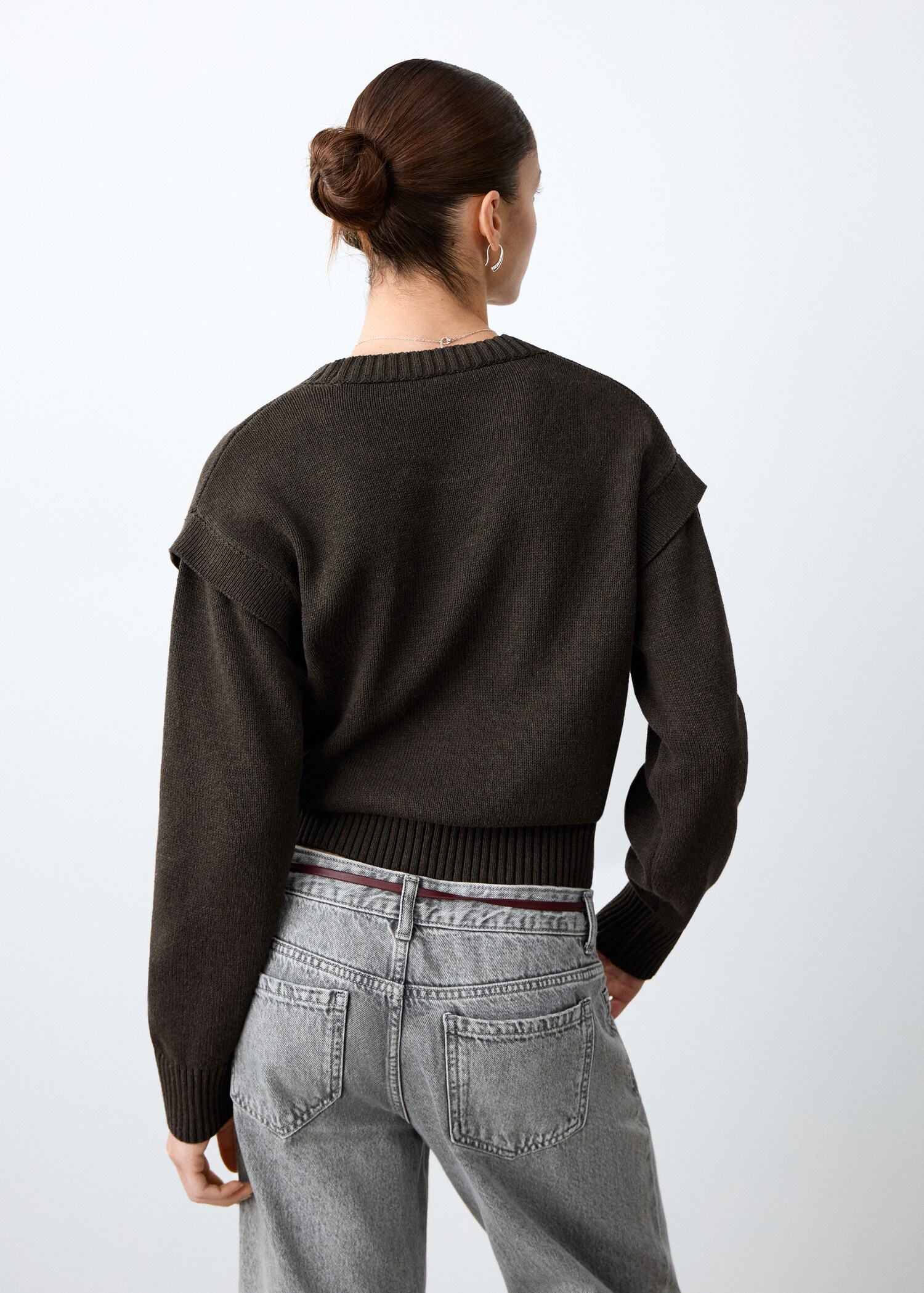 Pull avec détails aux épaules - Verso de l’article