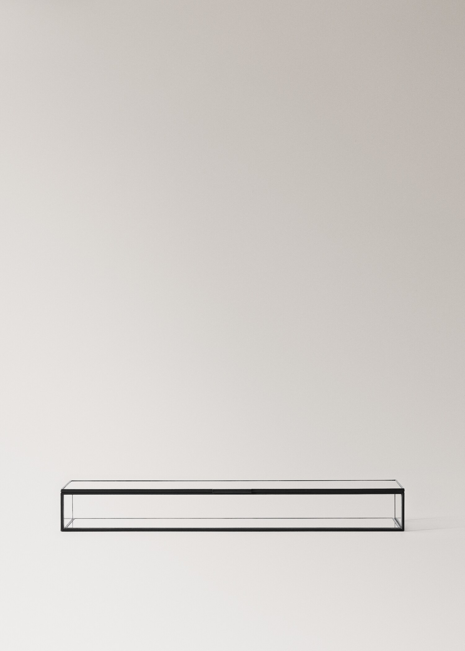 Middelgroot sieradenkistje met metalen rand - Artikel zonder model