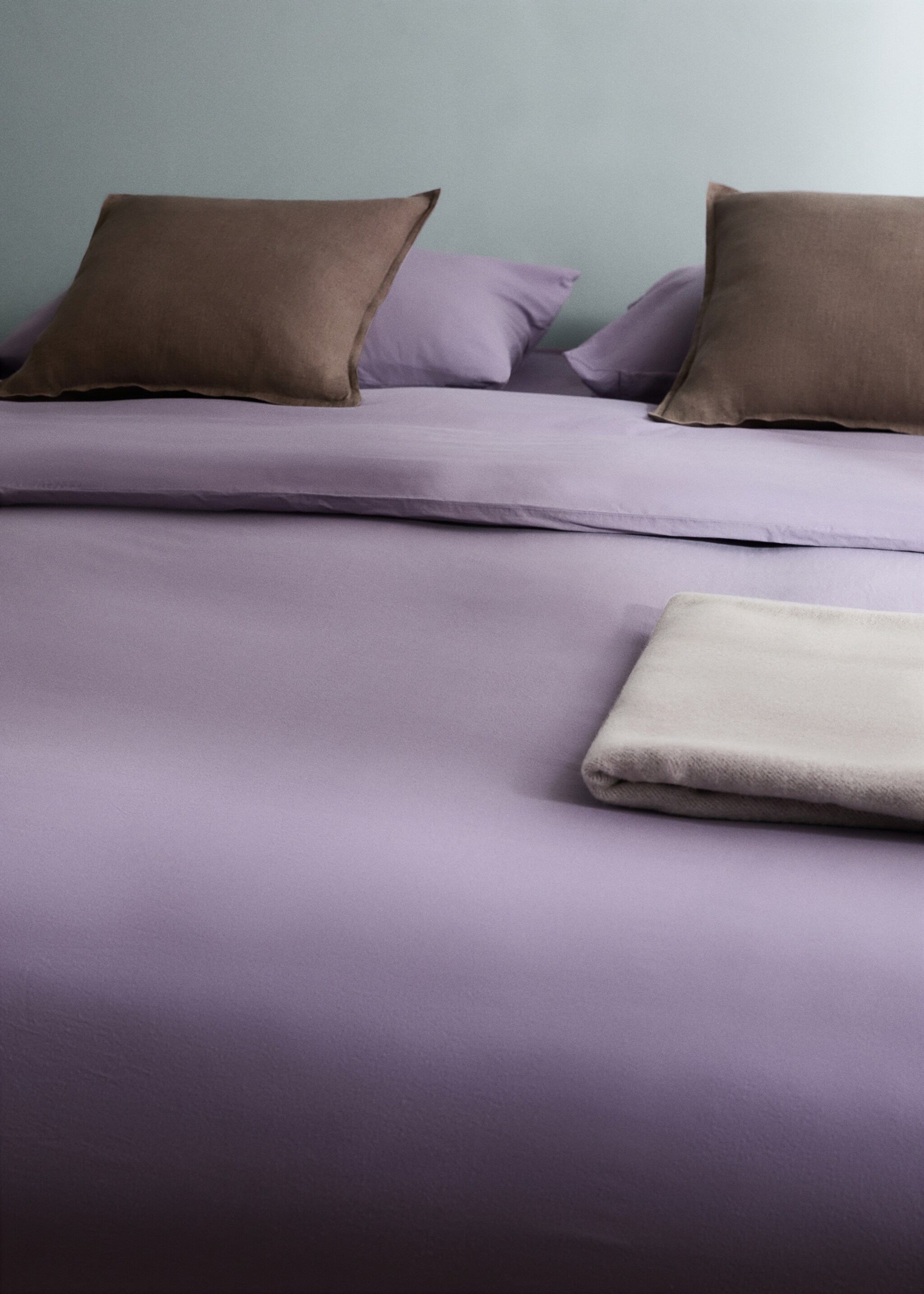 Garment-dyed cotton duvet cover for 180/200cm bed - Details of the article 7, Light/Pastel Purple. Ref: 27002921-00.