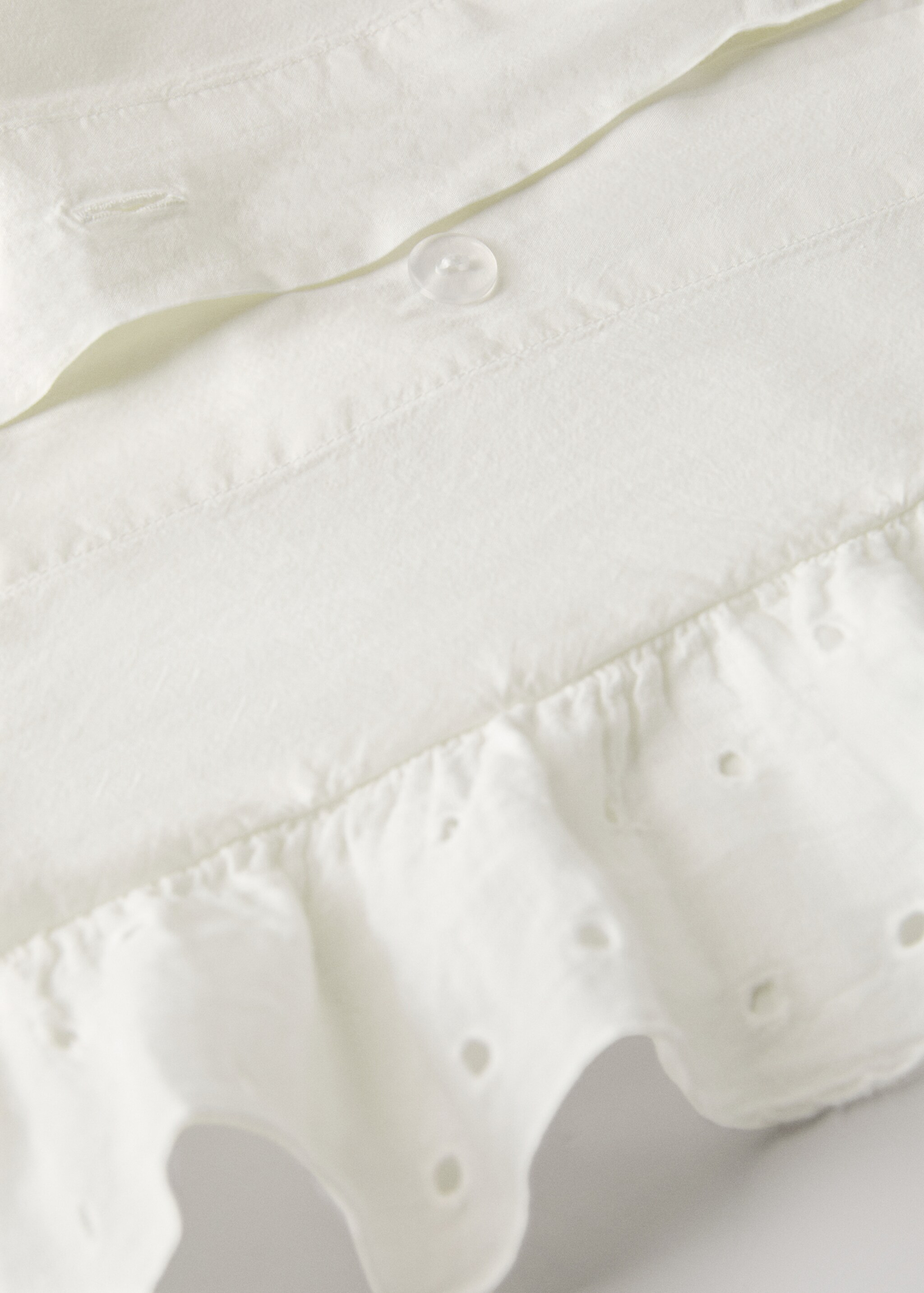 Cotton garment-dyed duvet cover with linen ruffle for 180/200 cm bed - Details of the article 1, Off White. Ref: 27002939-00.