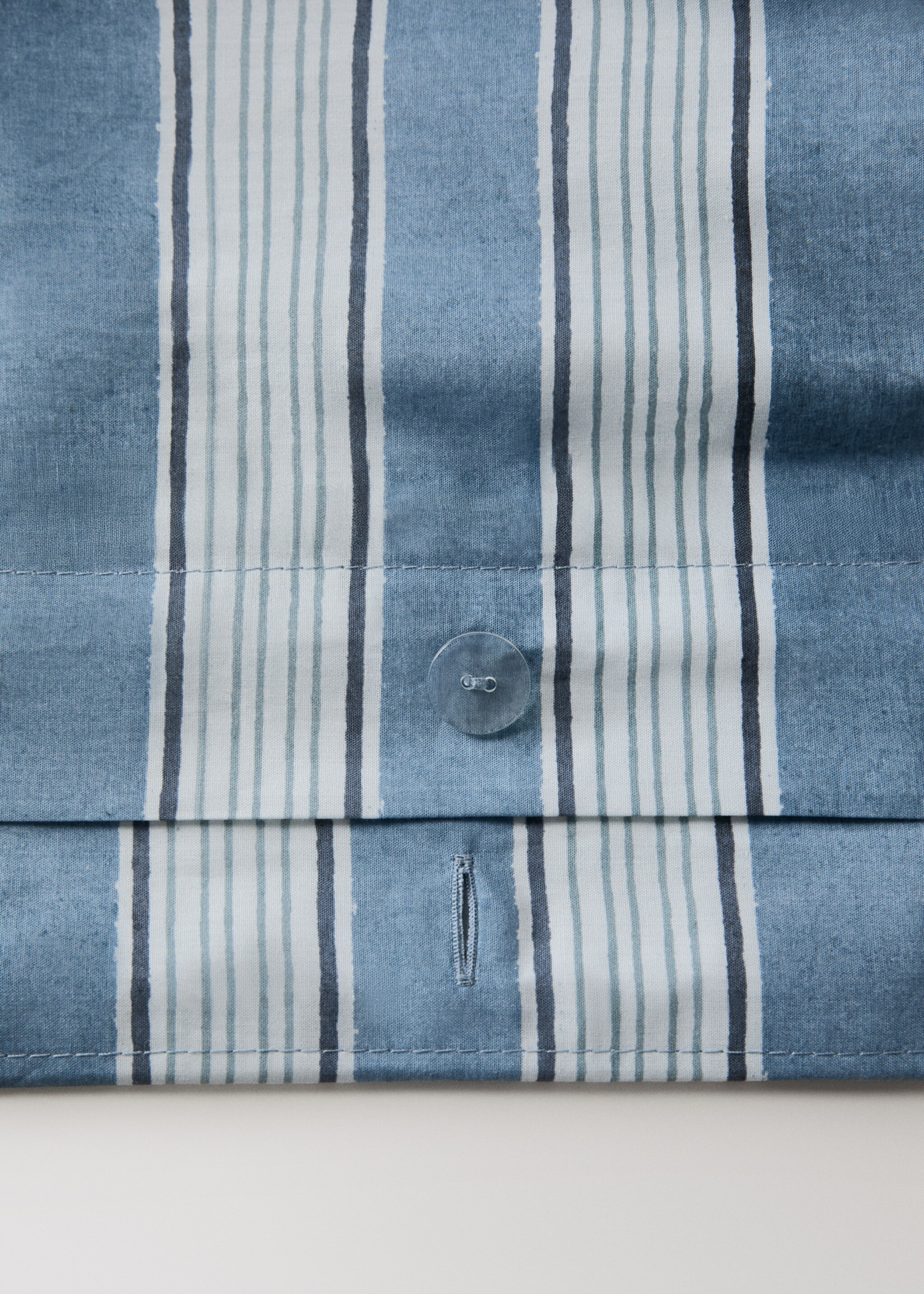 Wide stripe watercolour duvet cover King Bed - Details of the article 1, Blue. Ref: 27002964-00.