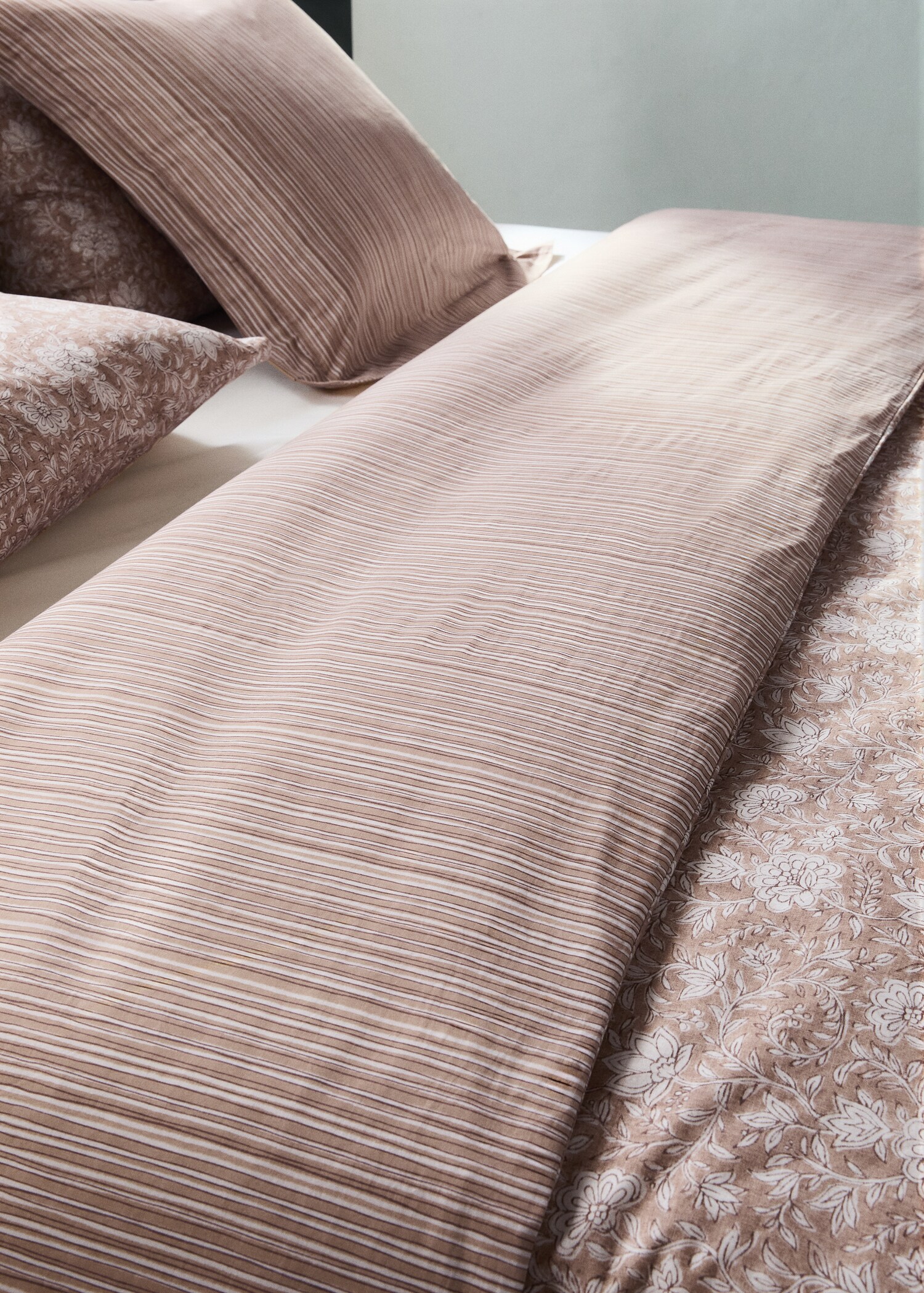 Reversible percale cotton duvet cover with stripes and flowers for a 90 cm bed - Details of the article 7