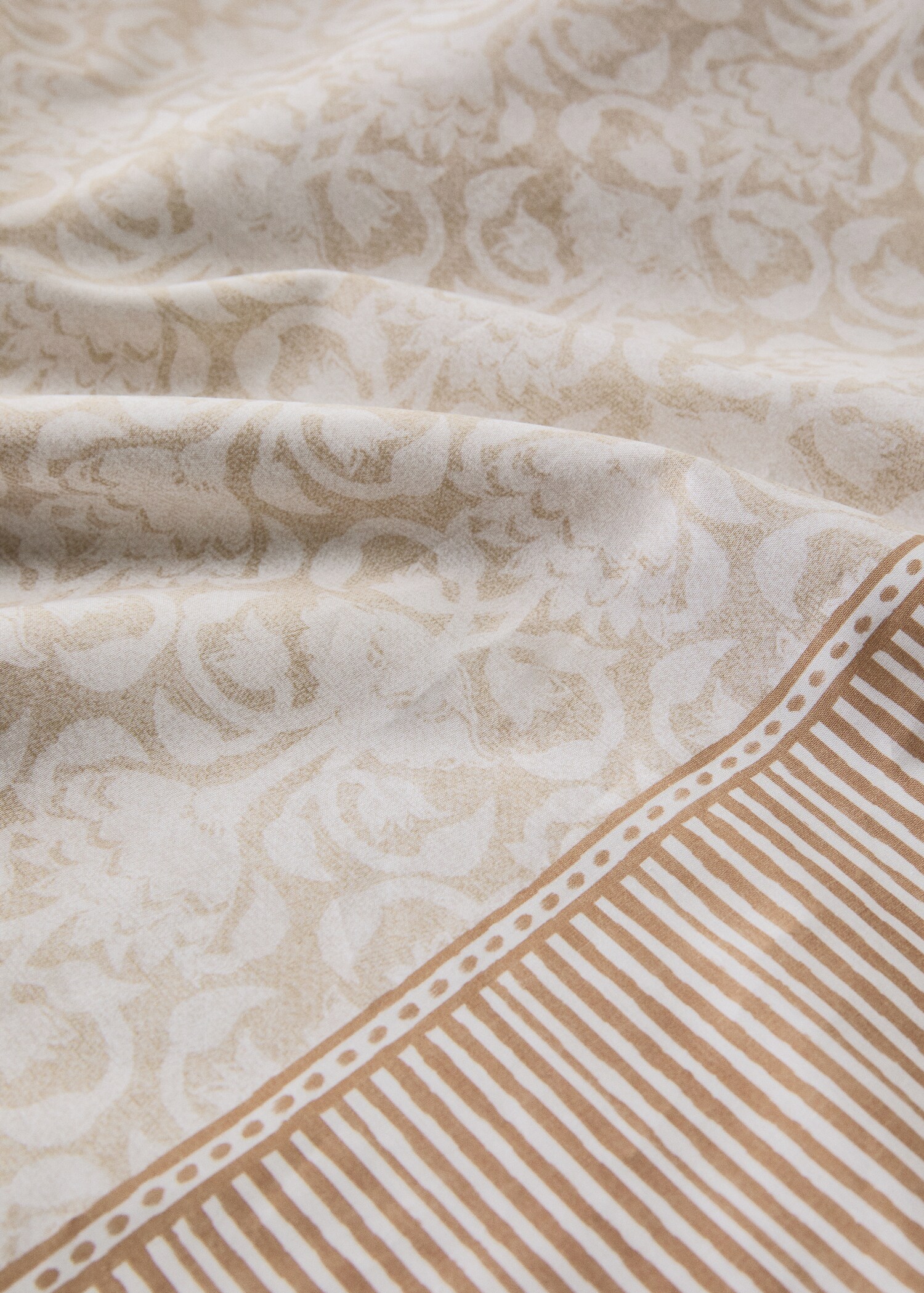 Cotton duvet cover with floral border for 180cm bed - Details of the article 1