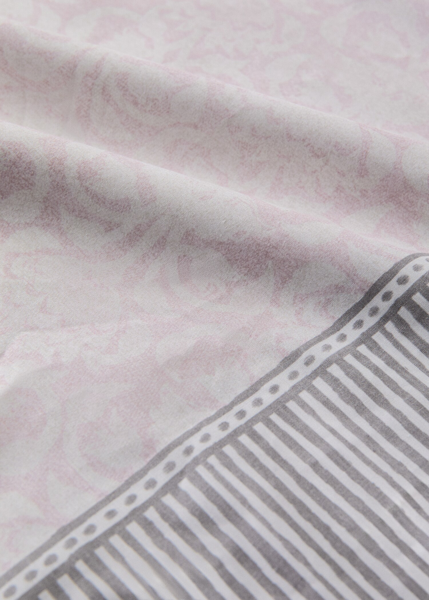 Cotton duvet cover with floral border for 180cm bed - Details of the article 1