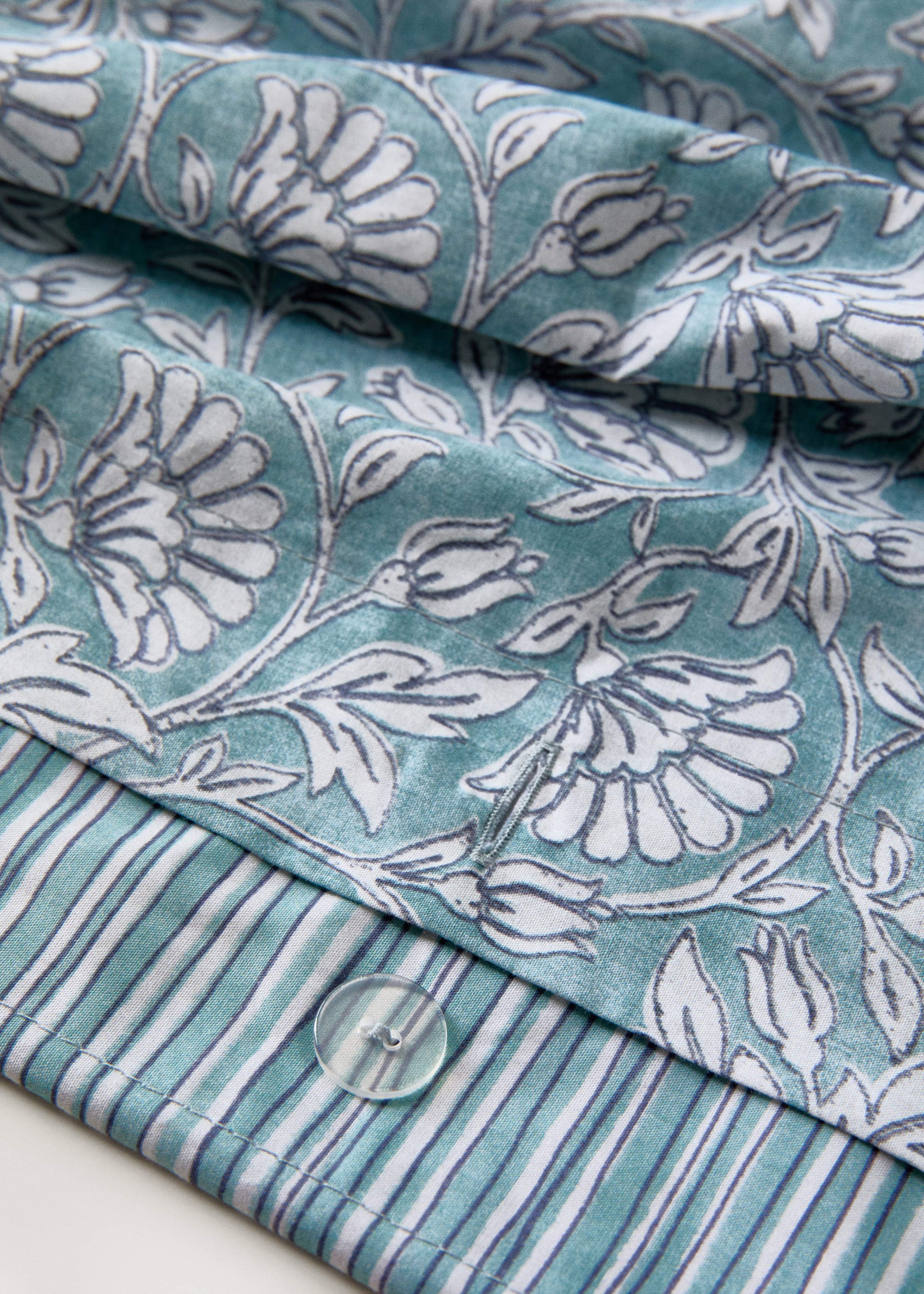 Reversible floral stripe duvet cover for 150/160 cm bed - Details of the article 2, Aqua Green. Ref: 27002988-00.
