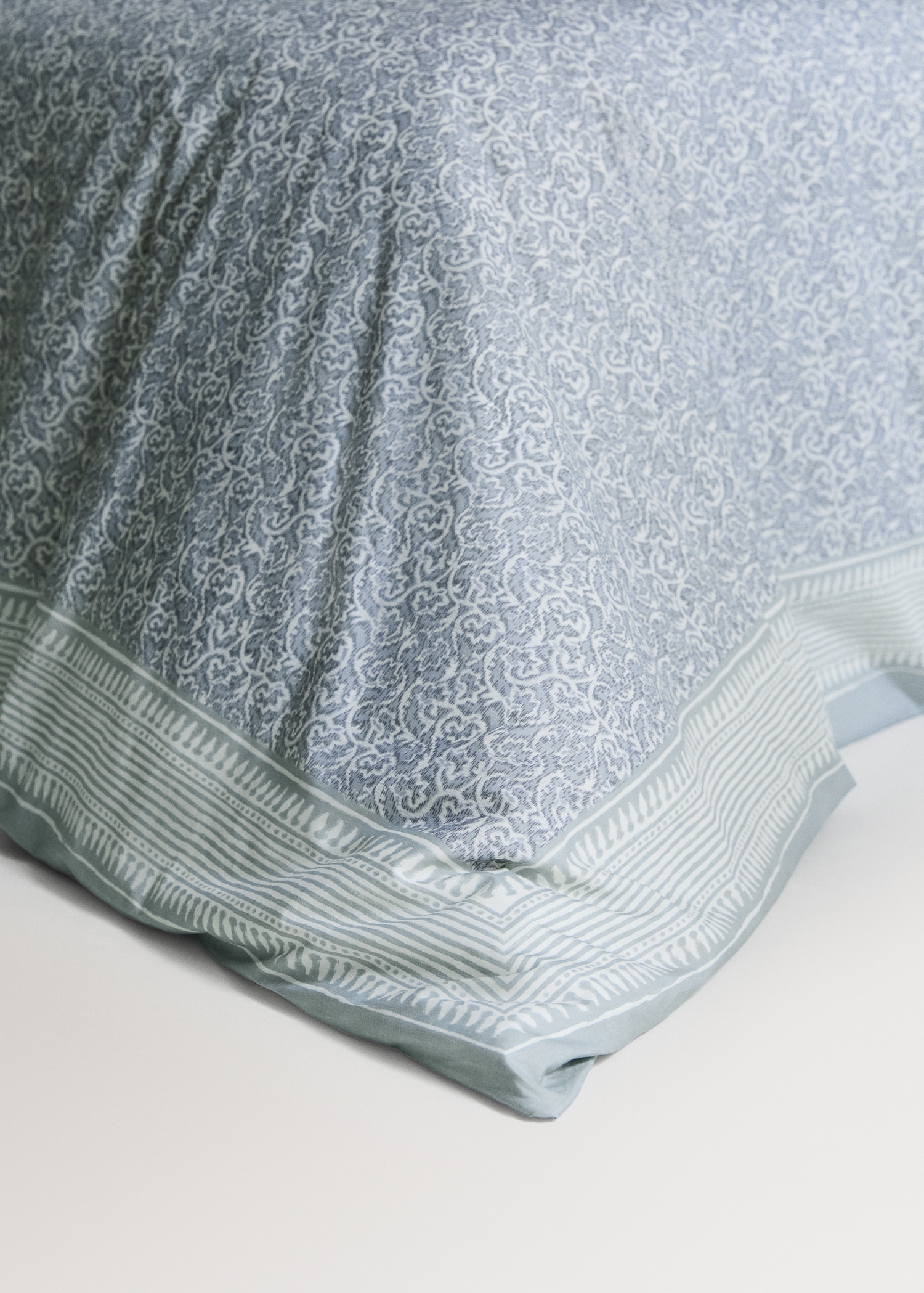 Bettbezug aus Perkal mit dekorativem Blumenmuster und gestreifter Bordüre, Bett 90 cm - Detail des Artikels 8