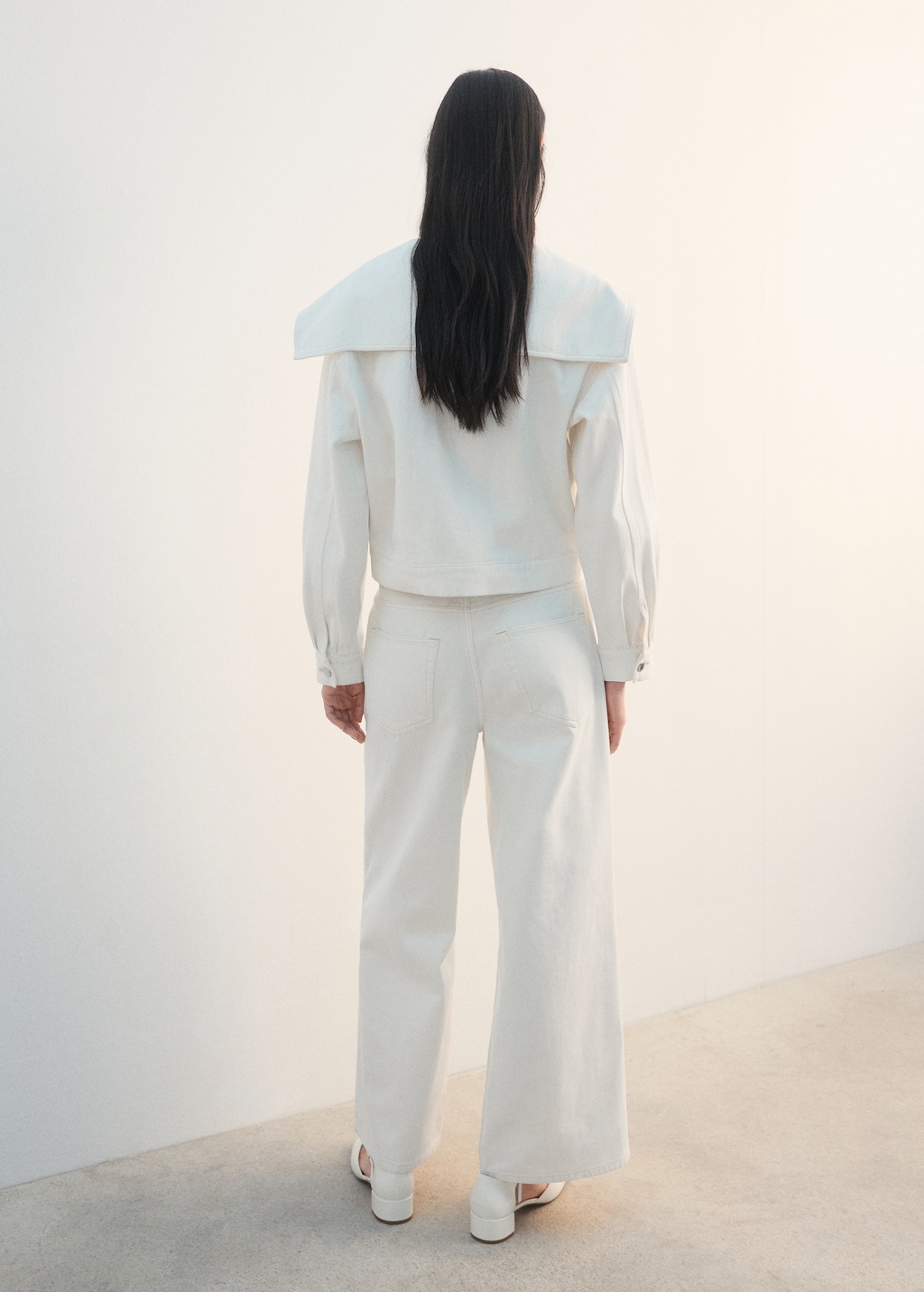 Wide leg mid-rise jeans - image 3