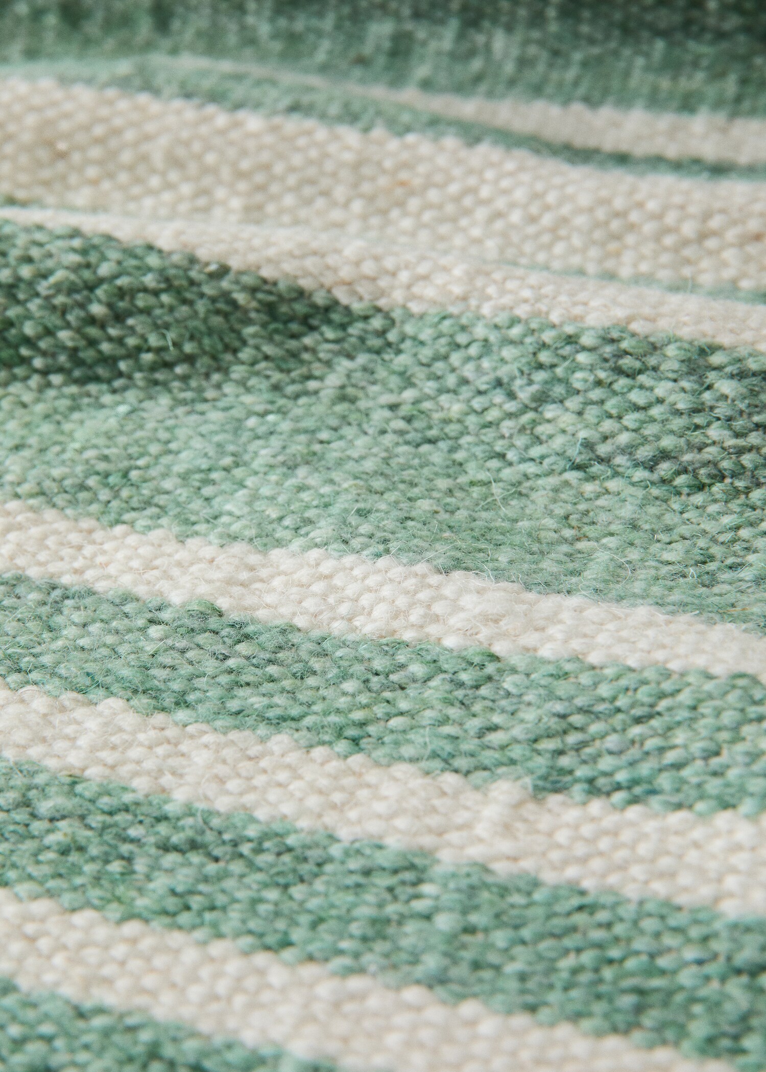 Large wool striped rug - Details of the article 1