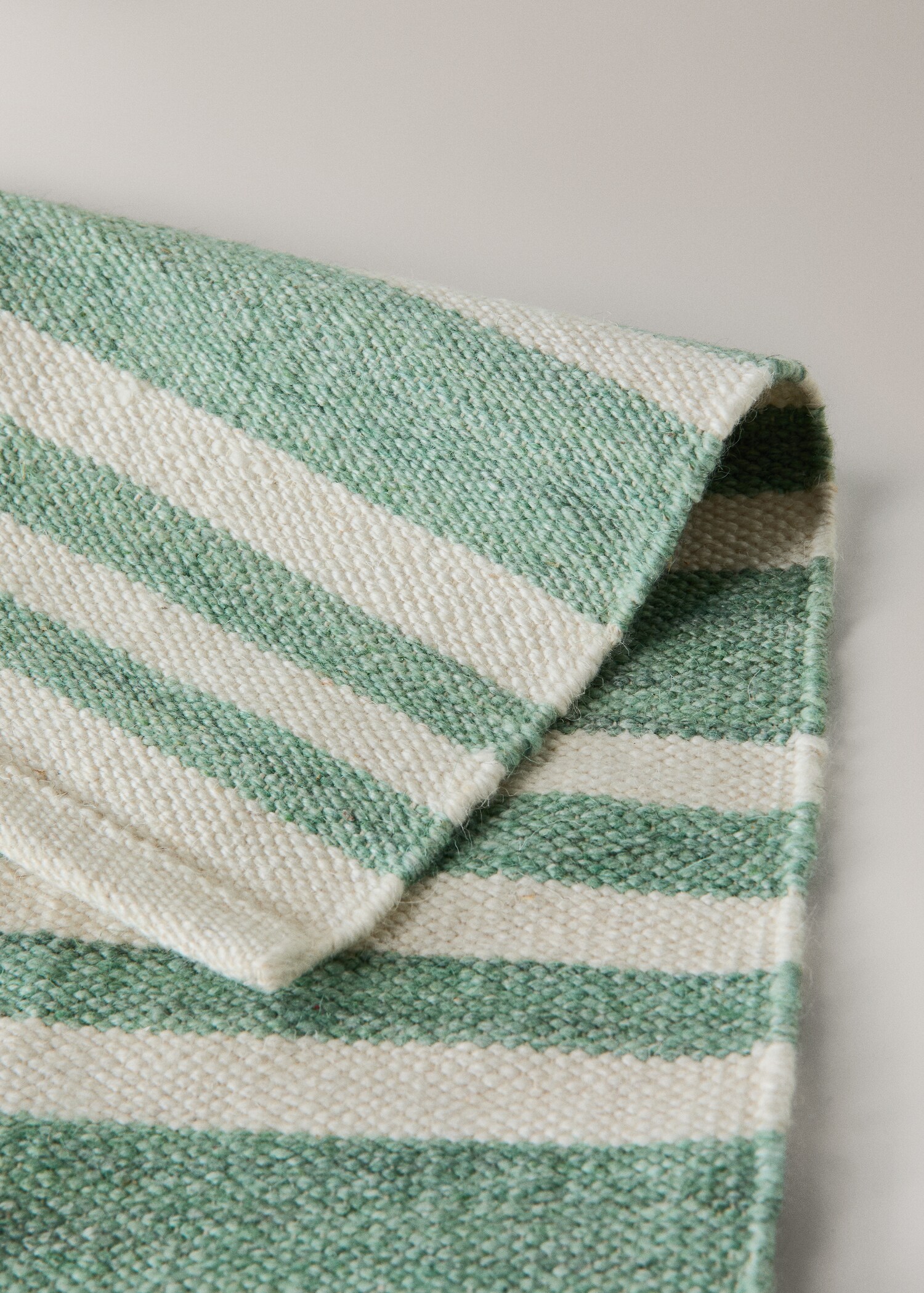 Large wool striped rug - Details of the article 3