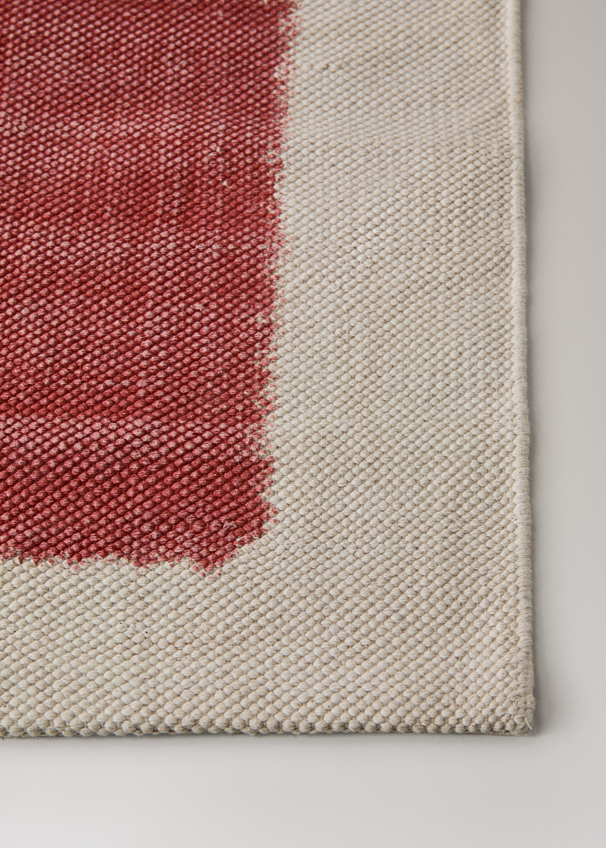Bicolour printed cotton carpet - Details of the article 2, Red. Ref: 27003285-00.