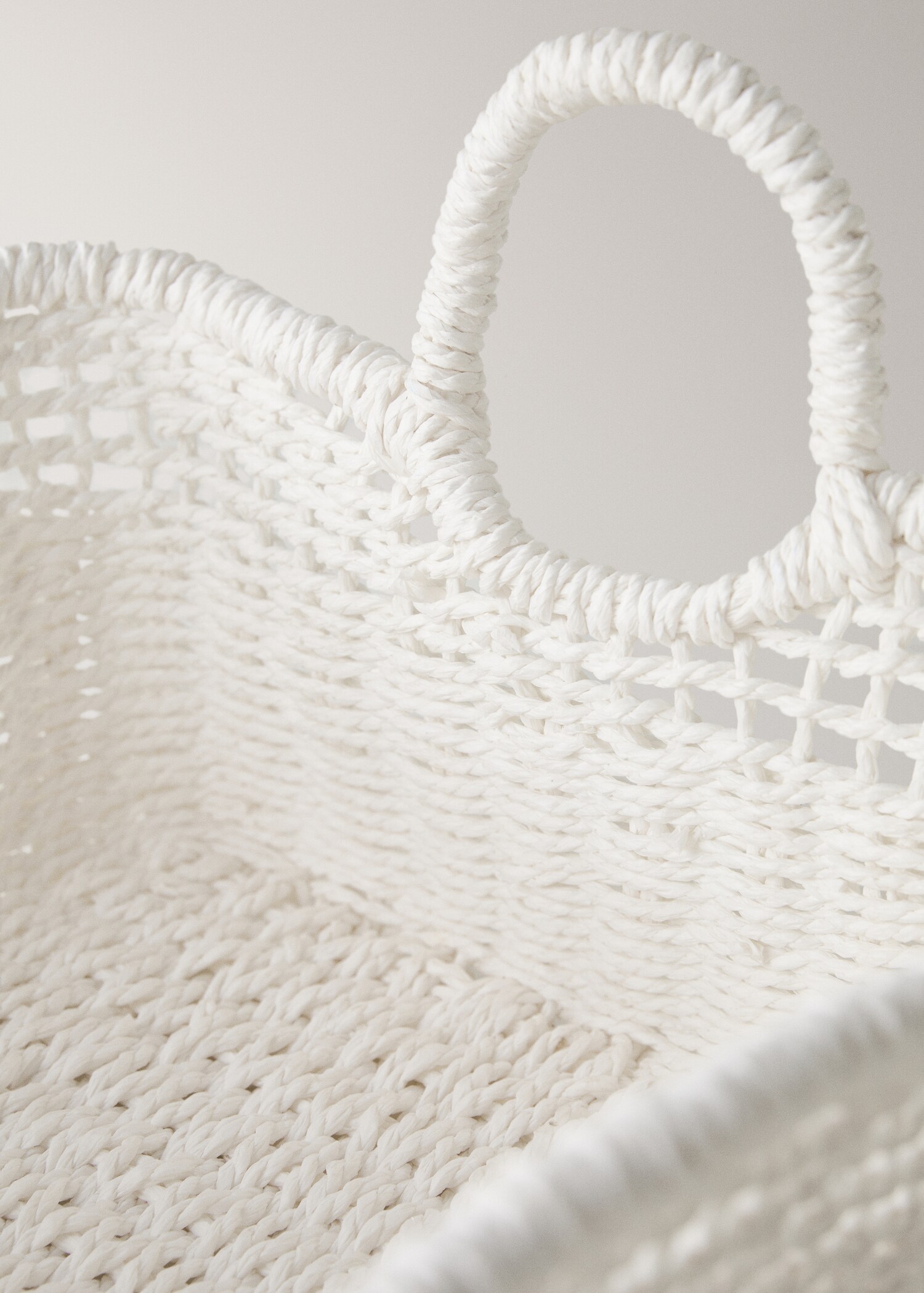Two-handled paper basket - Details of the article 1