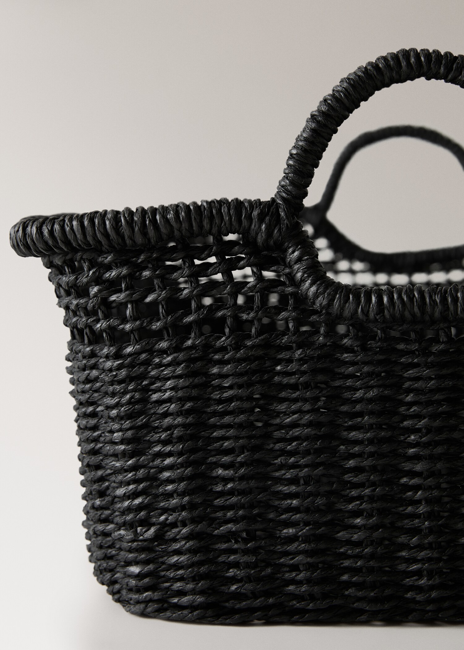 Two-handled paper basket - Details of the article 2