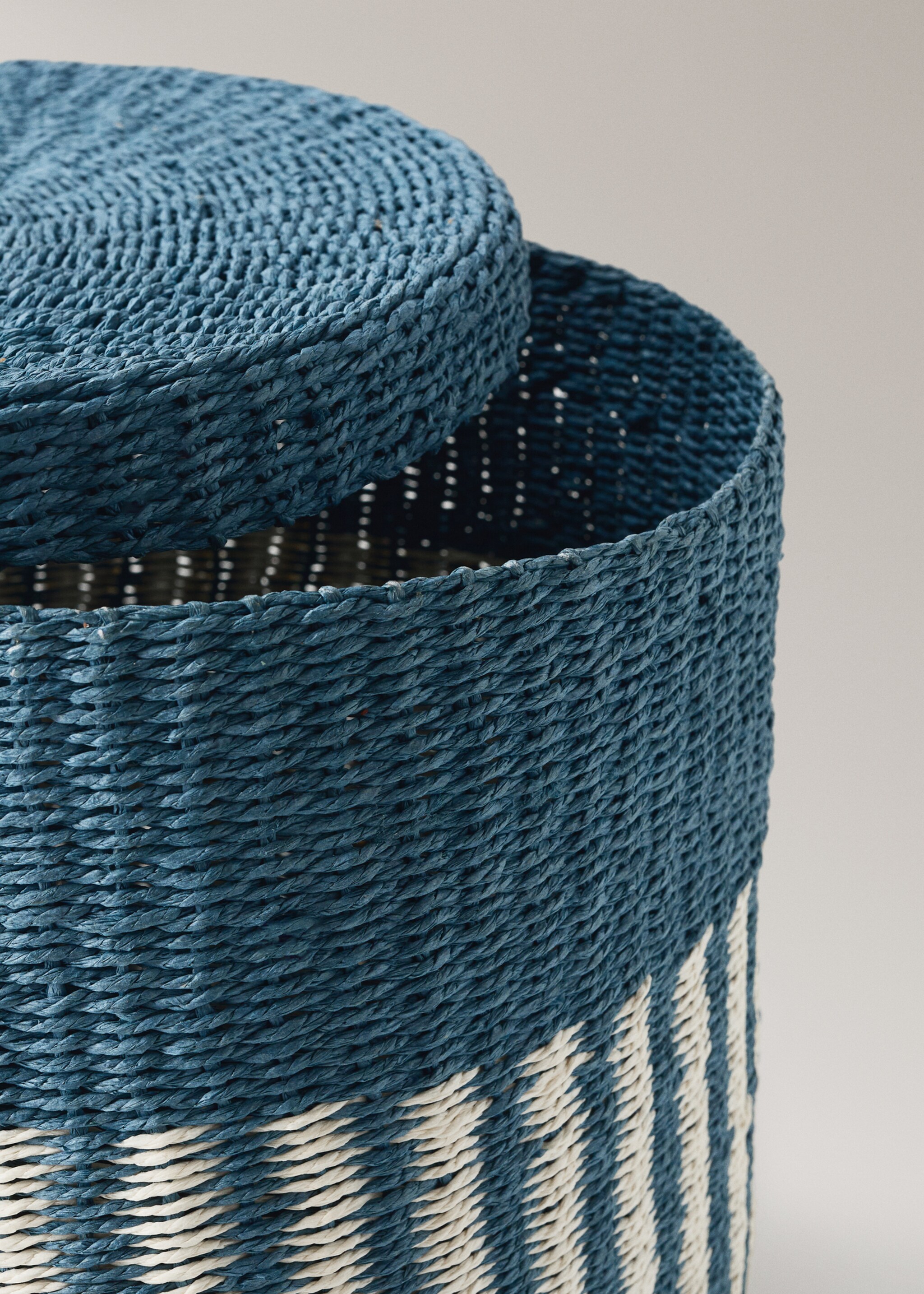 Striped paper basket with big lid - Details of the article 1, Indigo Blue. Ref: 27003304-00.