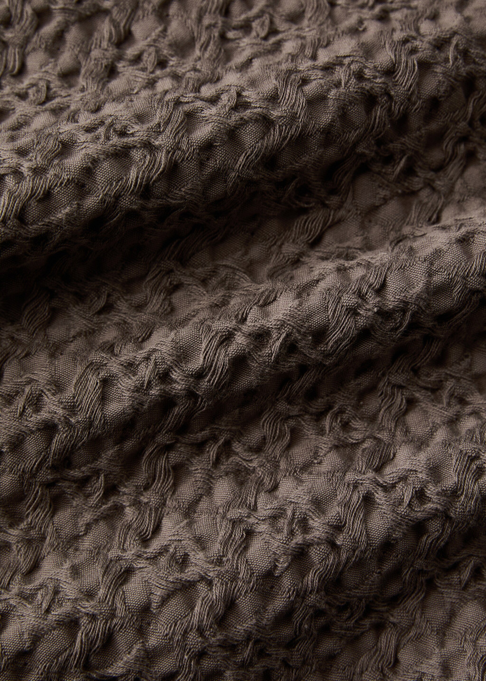Přehoz z bavlny garment-dyed s vaflovou strukturou, na postel 180/200 cm - Detail zboží 1, Kávová. Ref: 27003310-00.