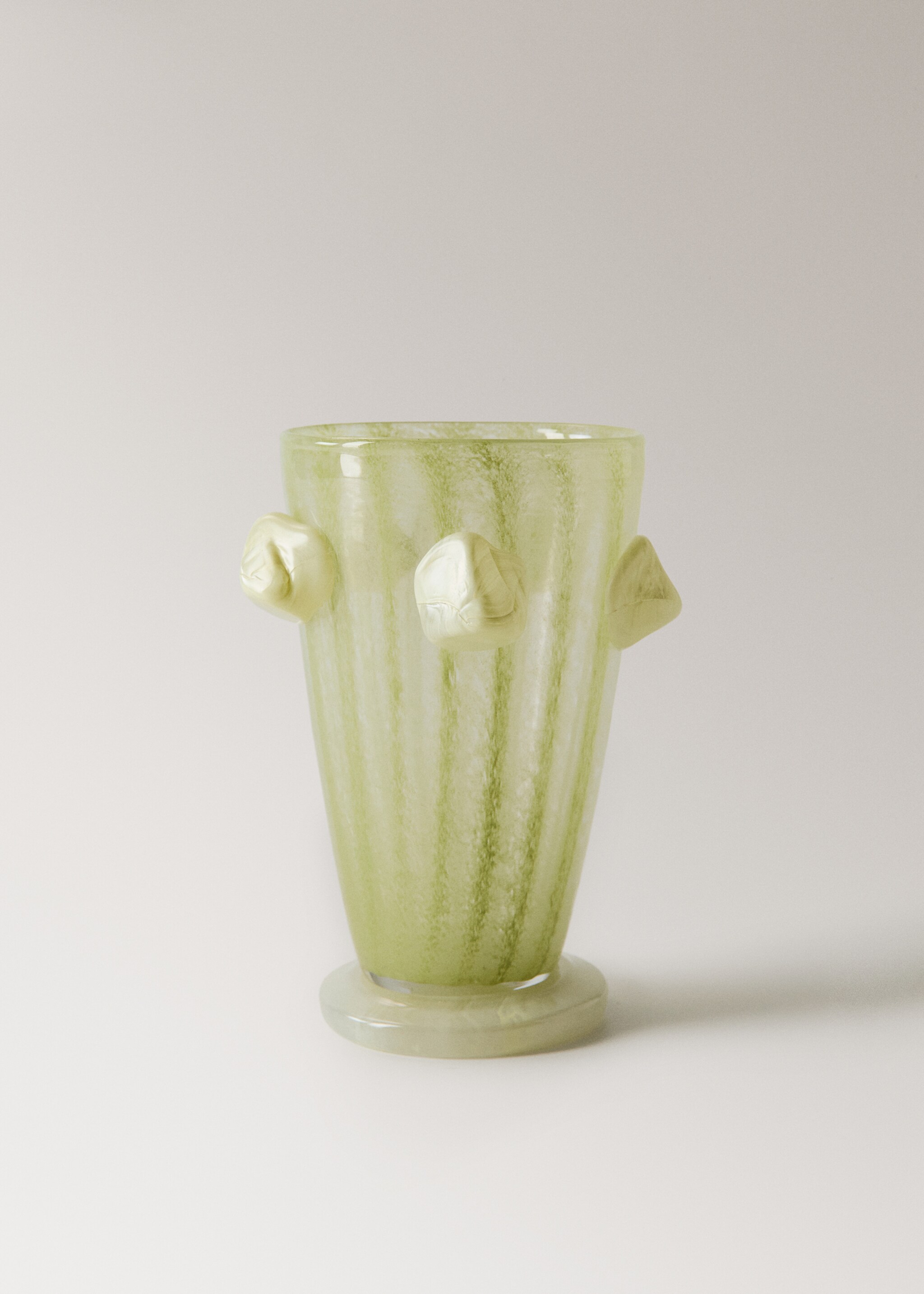 Gerro vidre bufat color - Article sense model, Verd pastel. Ref: 27003311-00.