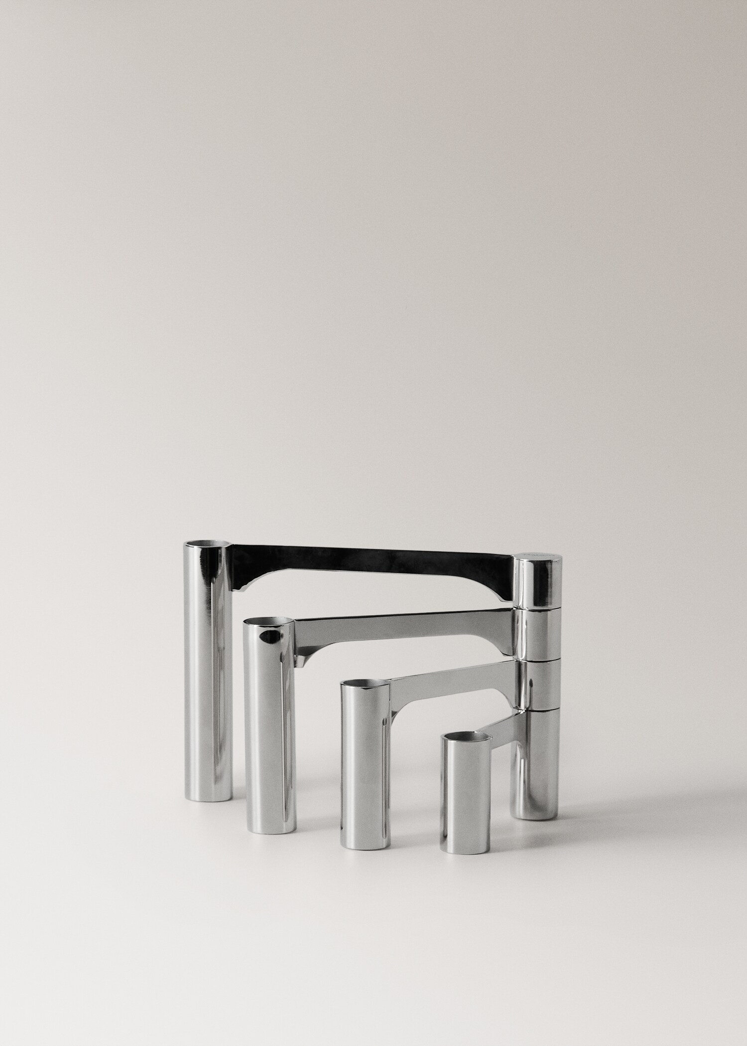 Multiple aluminum candlestick - Article without model