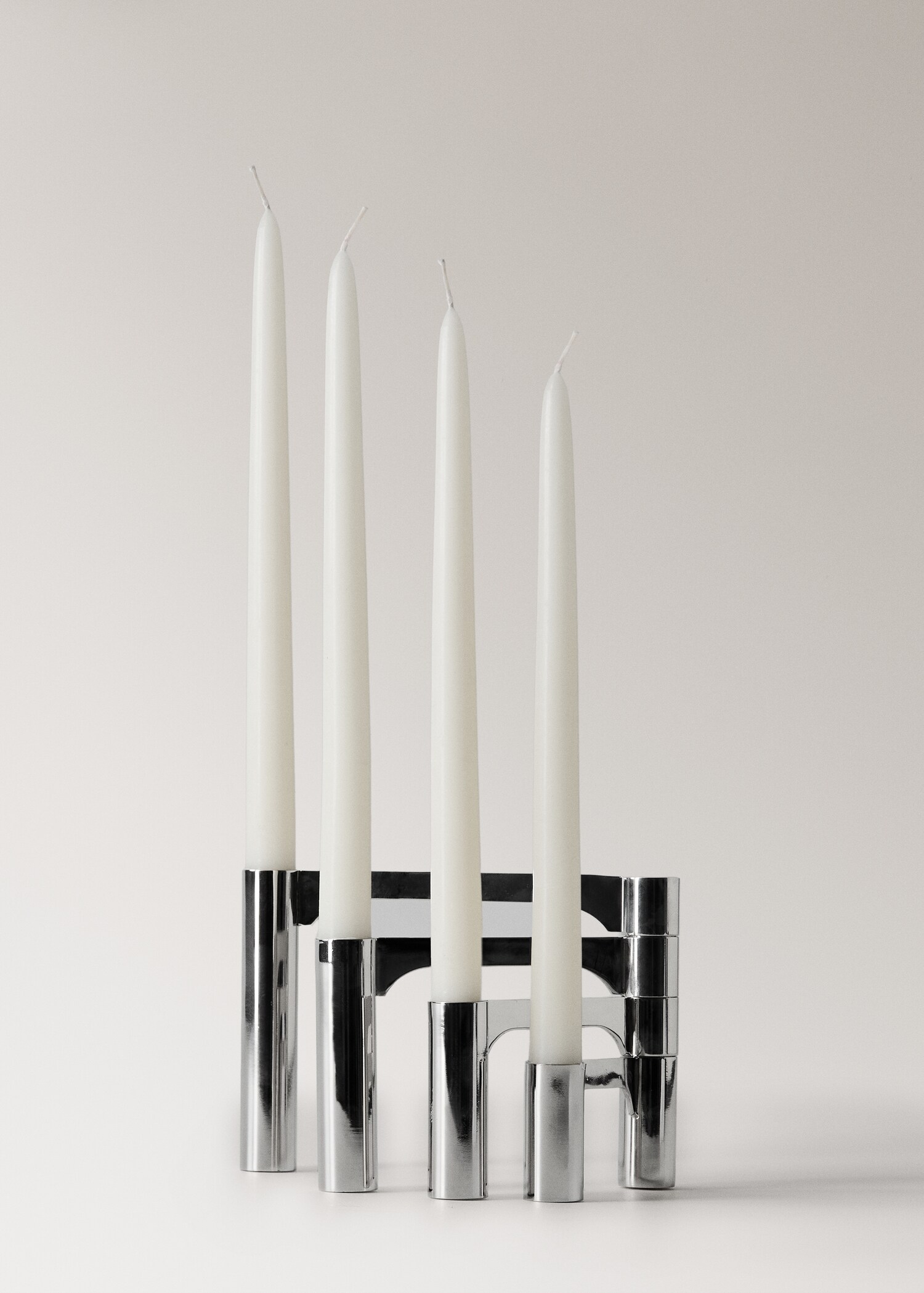 Multiple aluminum candlestick - Details of the article 1